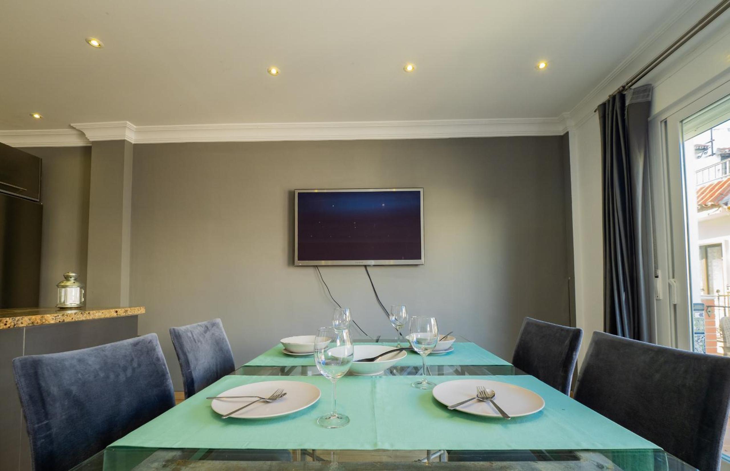Cubo's Beach Side Apartment at La Cala