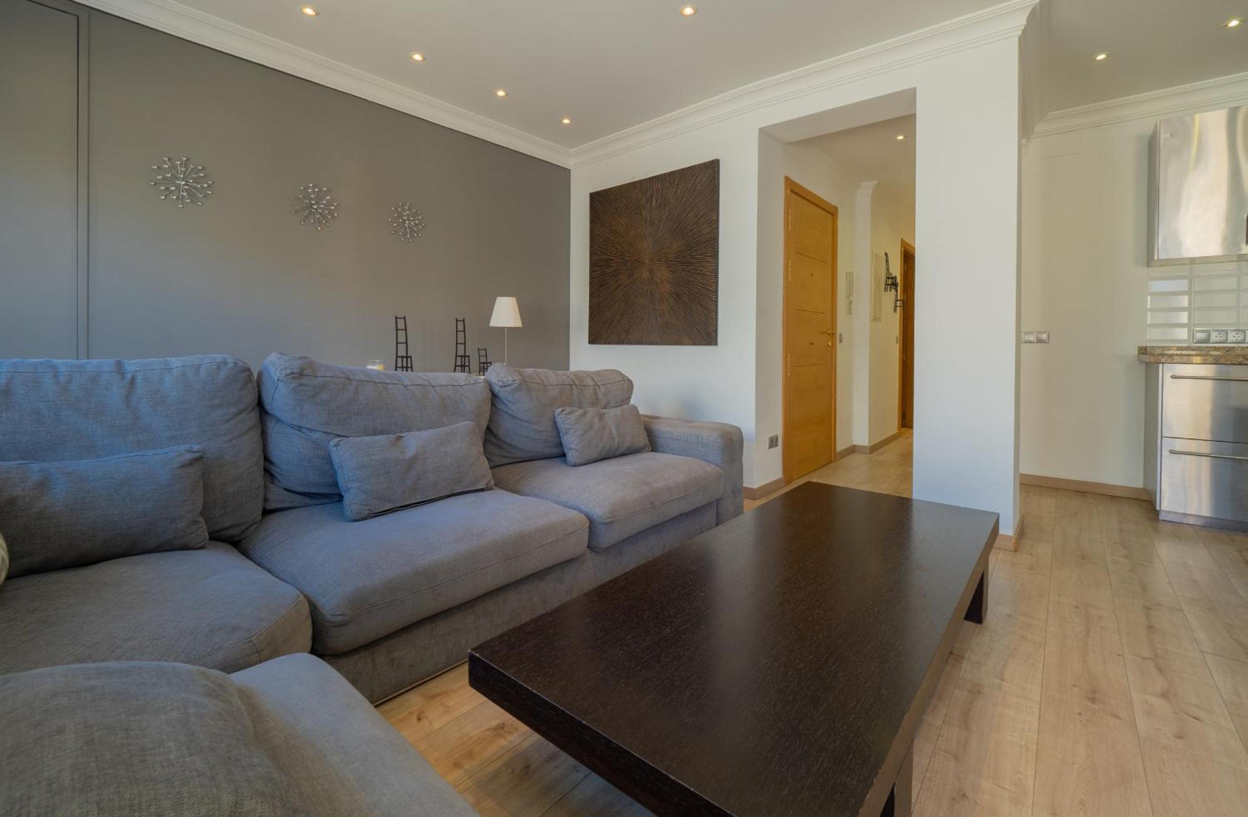 Cubo's Beach Side Apartment at La Cala