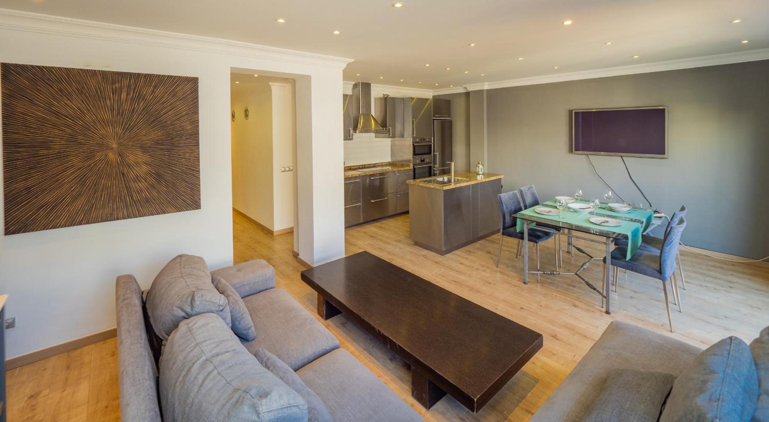Cubo's Beach Side Apartment at La Cala