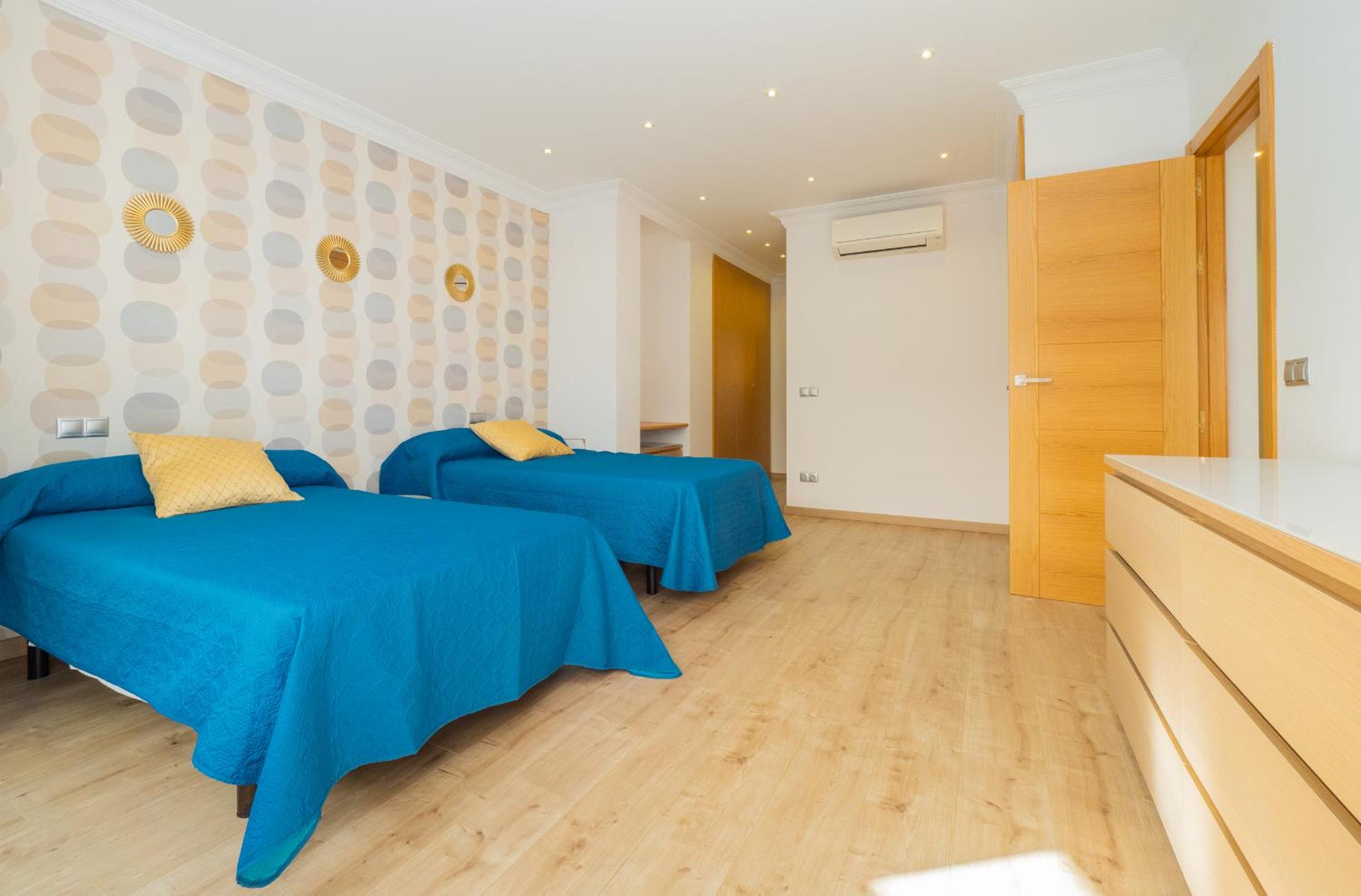Cubo's Beach Side Apartment at La Cala