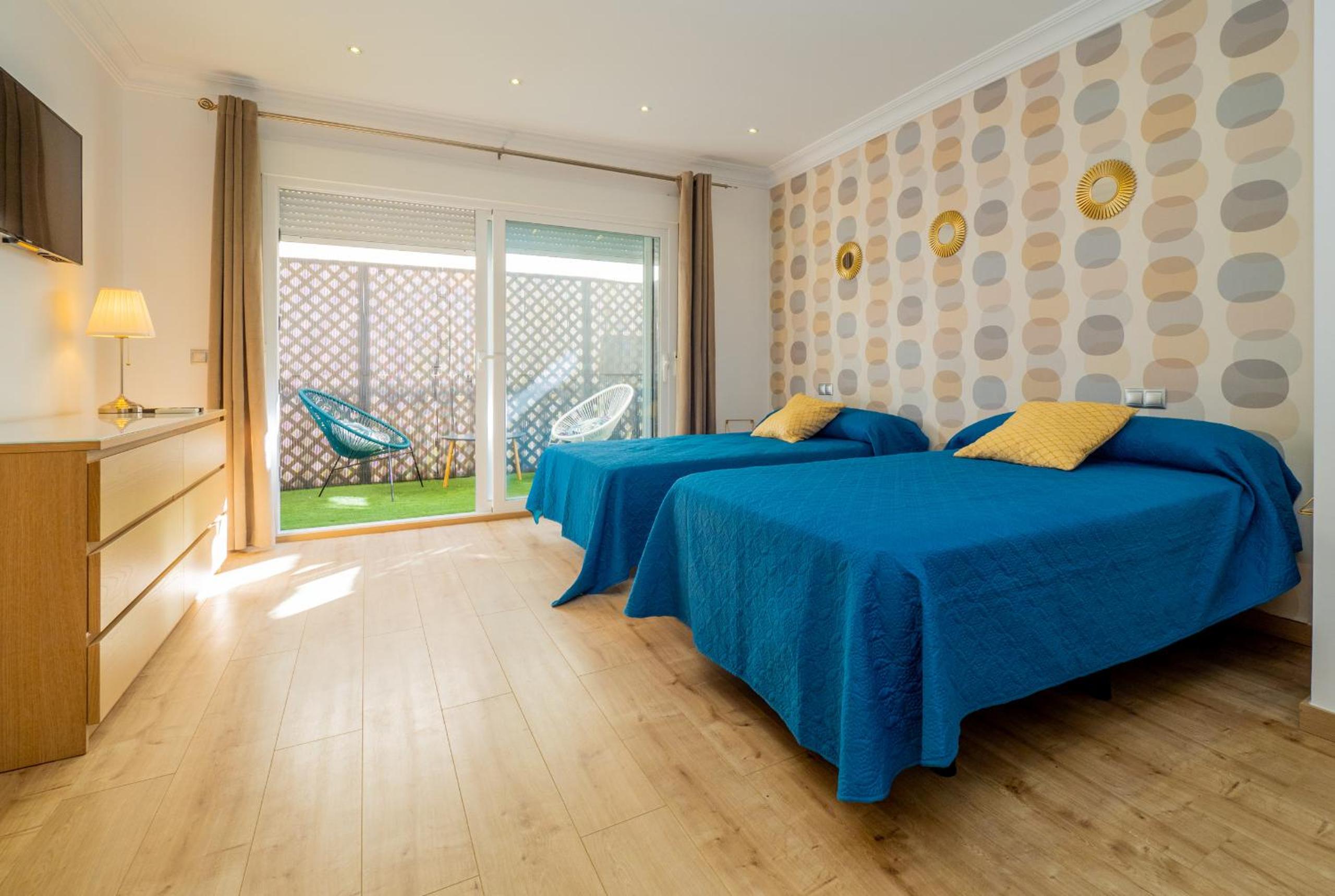 Cubo's Beach Side Apartment at La Cala
