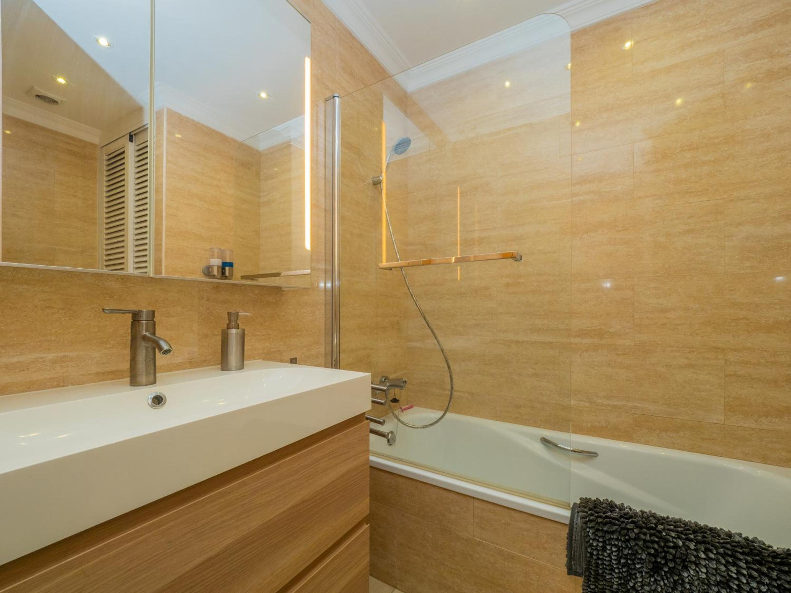 Cubo's Beach Side Apartment at La Cala