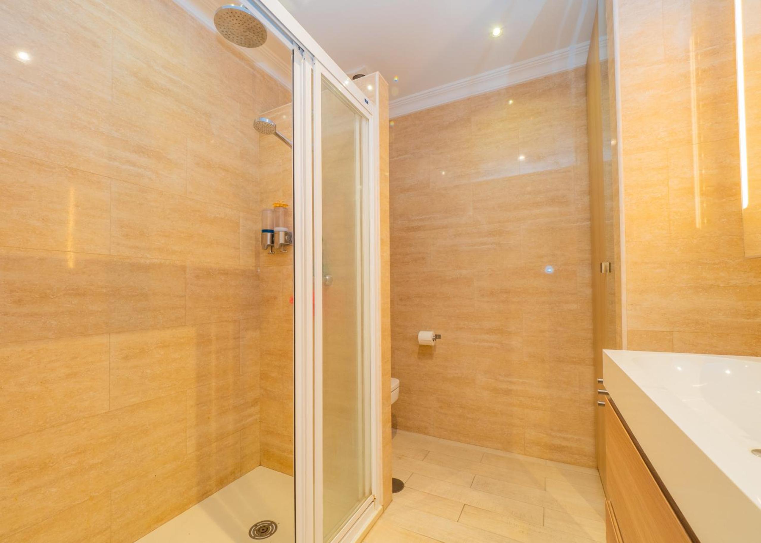 Cubo's Beach Side Apartment at La Cala