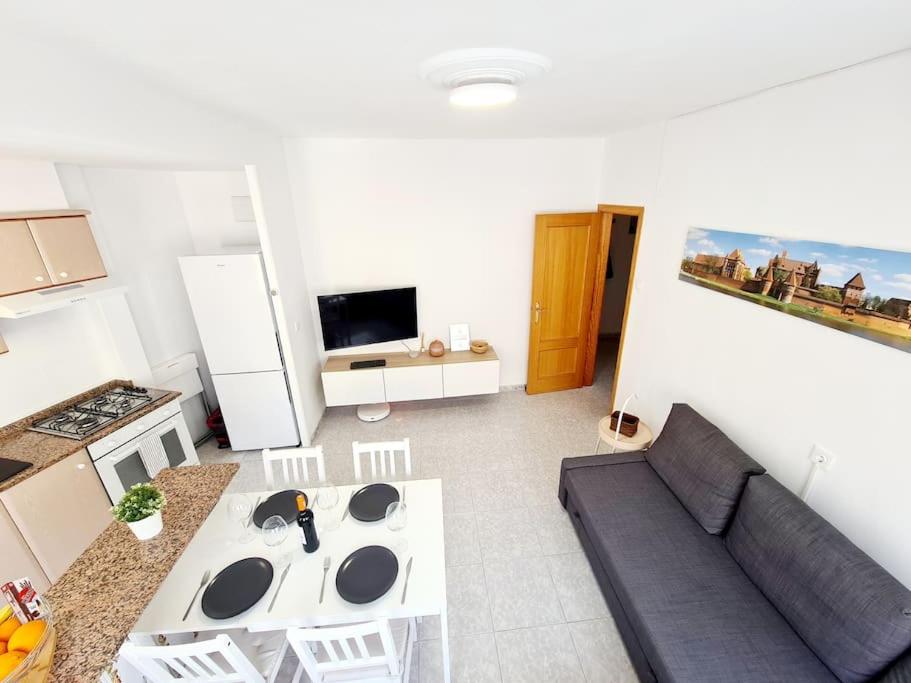 Comfy Apartment With a Castle View