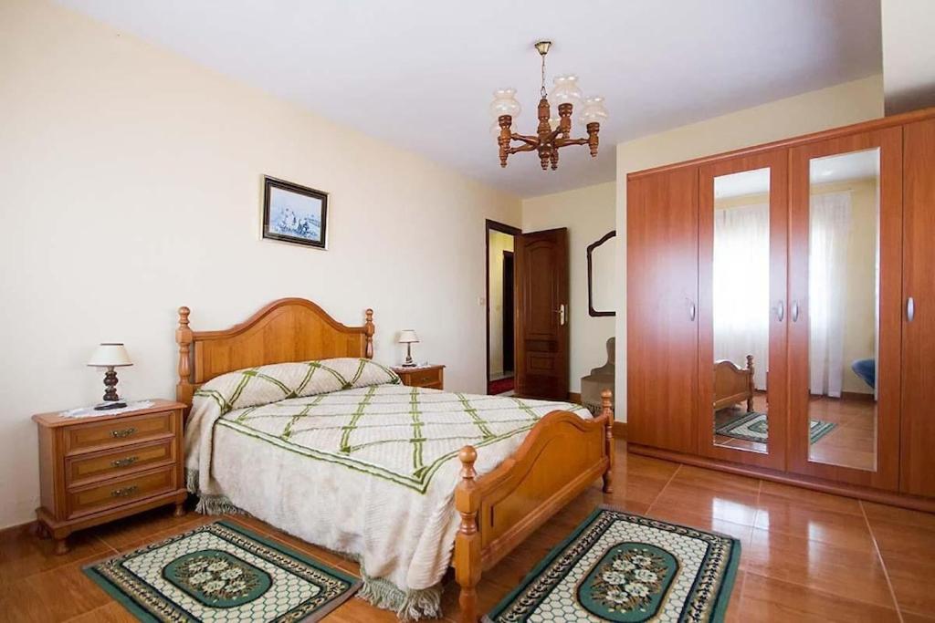 Apartment with sea views