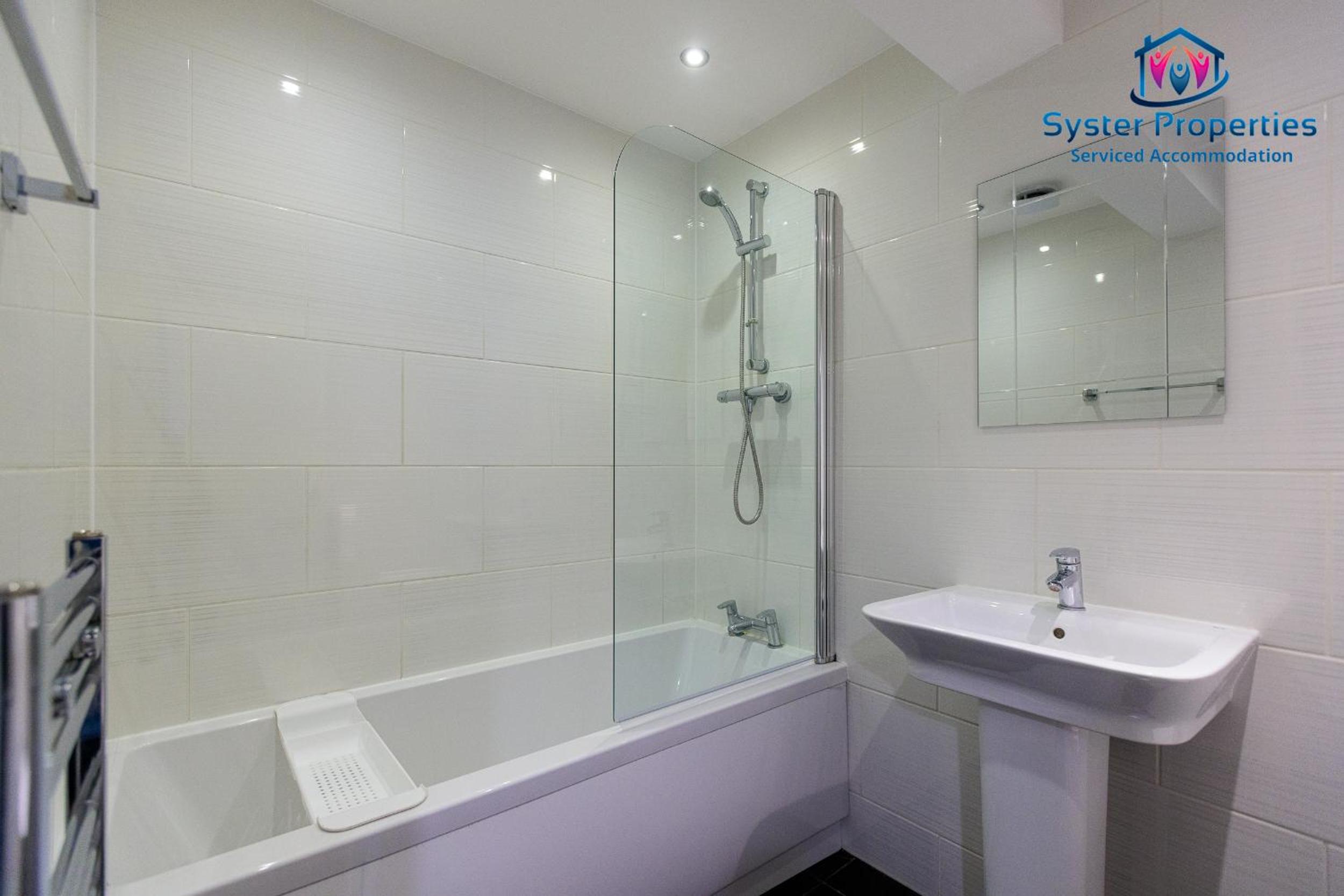 Syster Properties Leicester LE3 Comfy Casa Stay with Free Parking in Quiet Area
