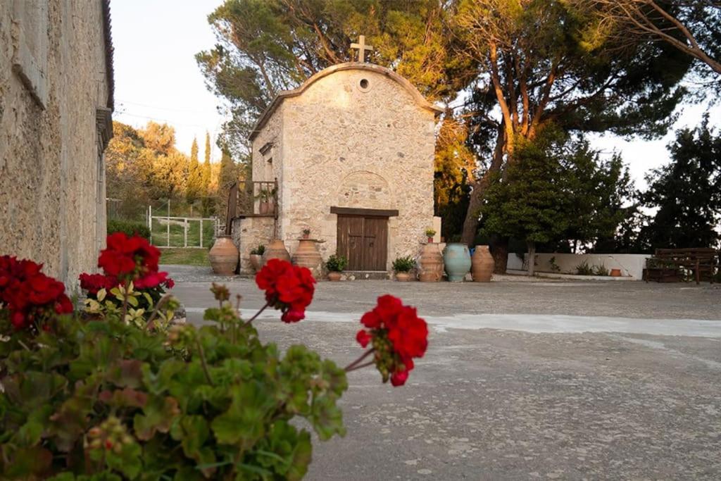 Merastri Cretan Home