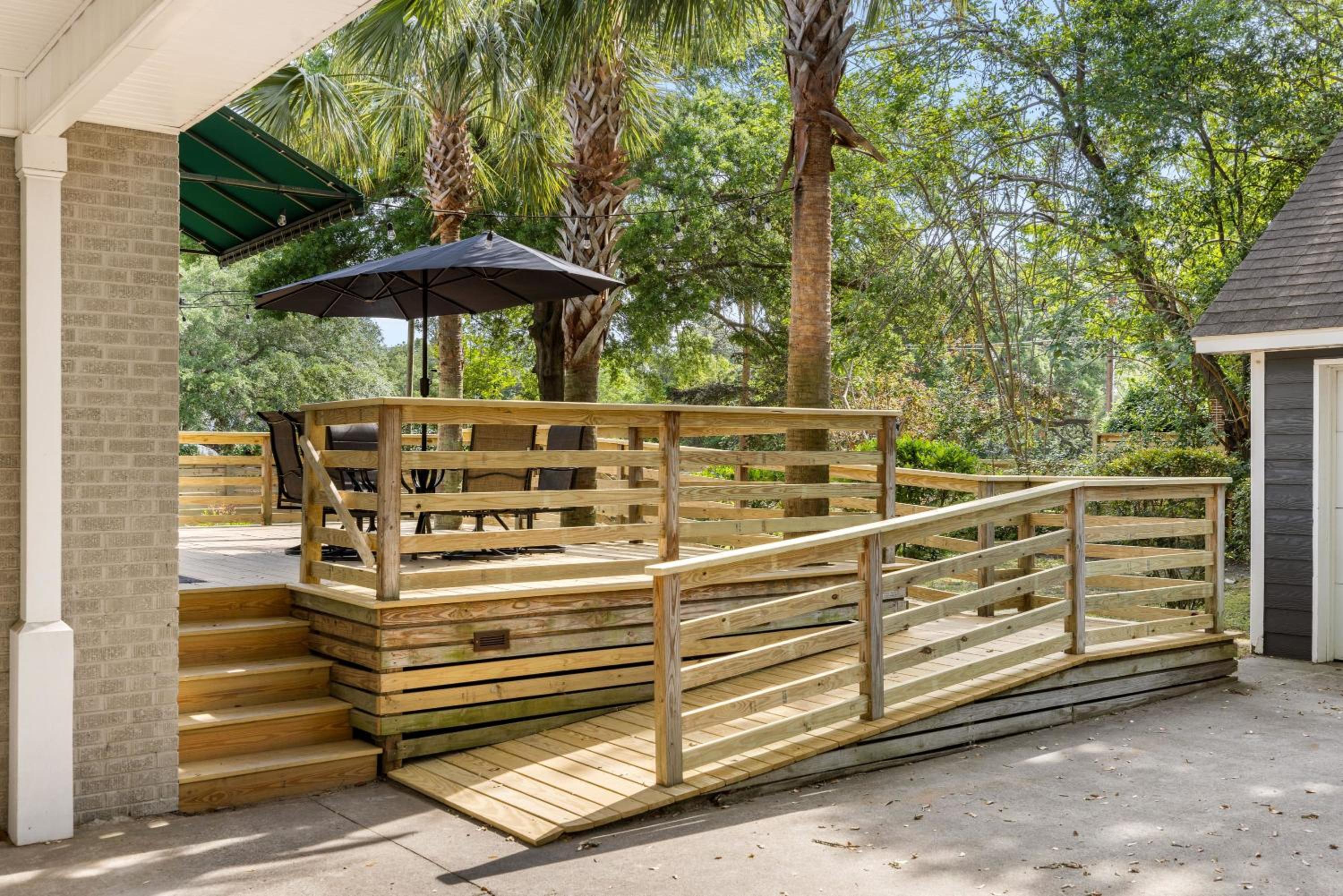Palmetto Grove, Walk to Shem Creek, Mins to Dwt view 5