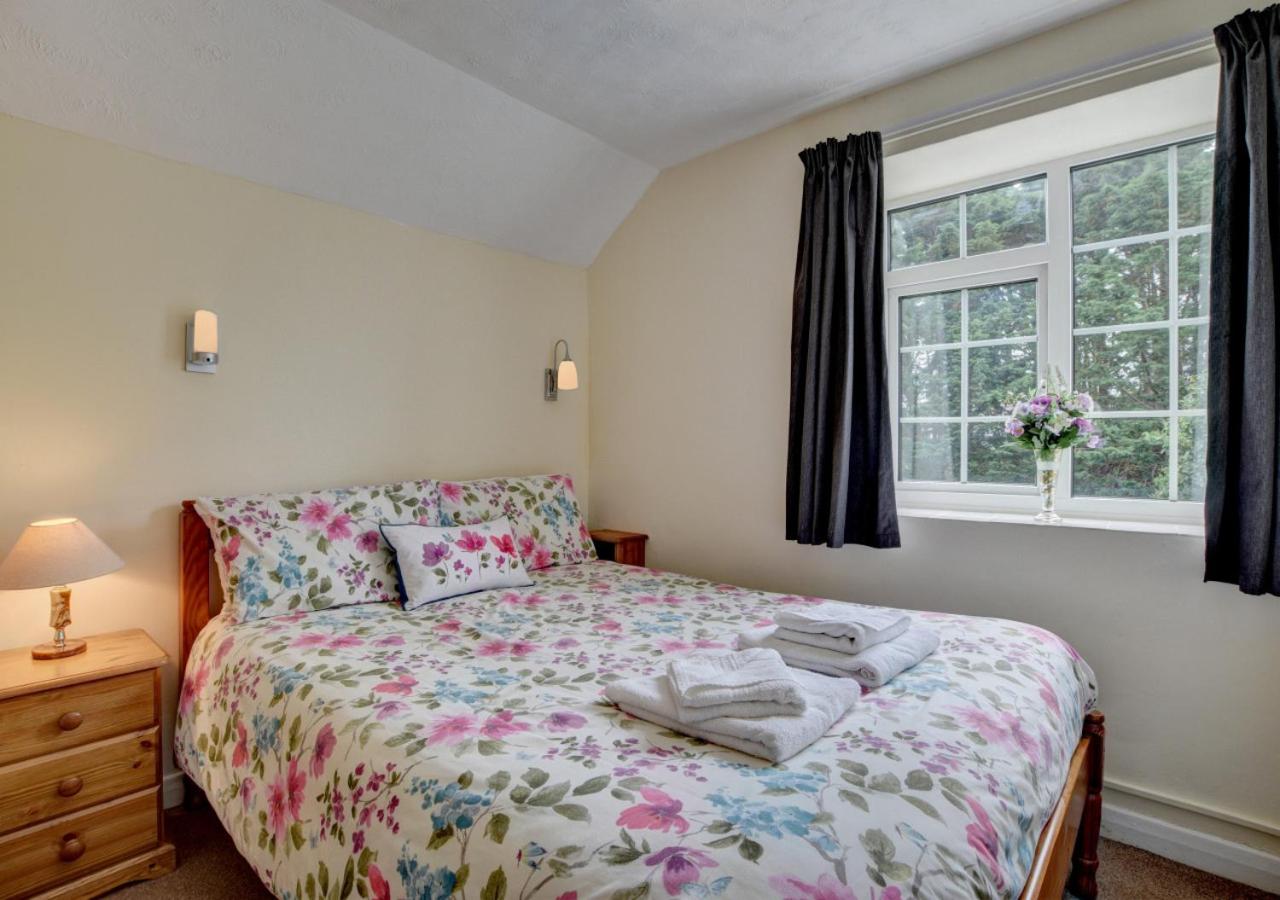 2 Bed in Westward Ho oc-n0987