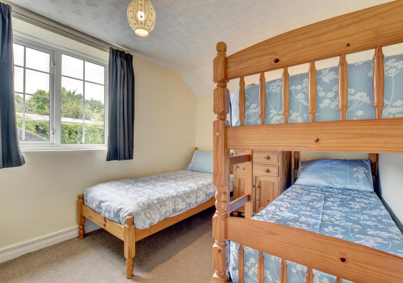 2 Bed in Westward Ho oc-n0987
