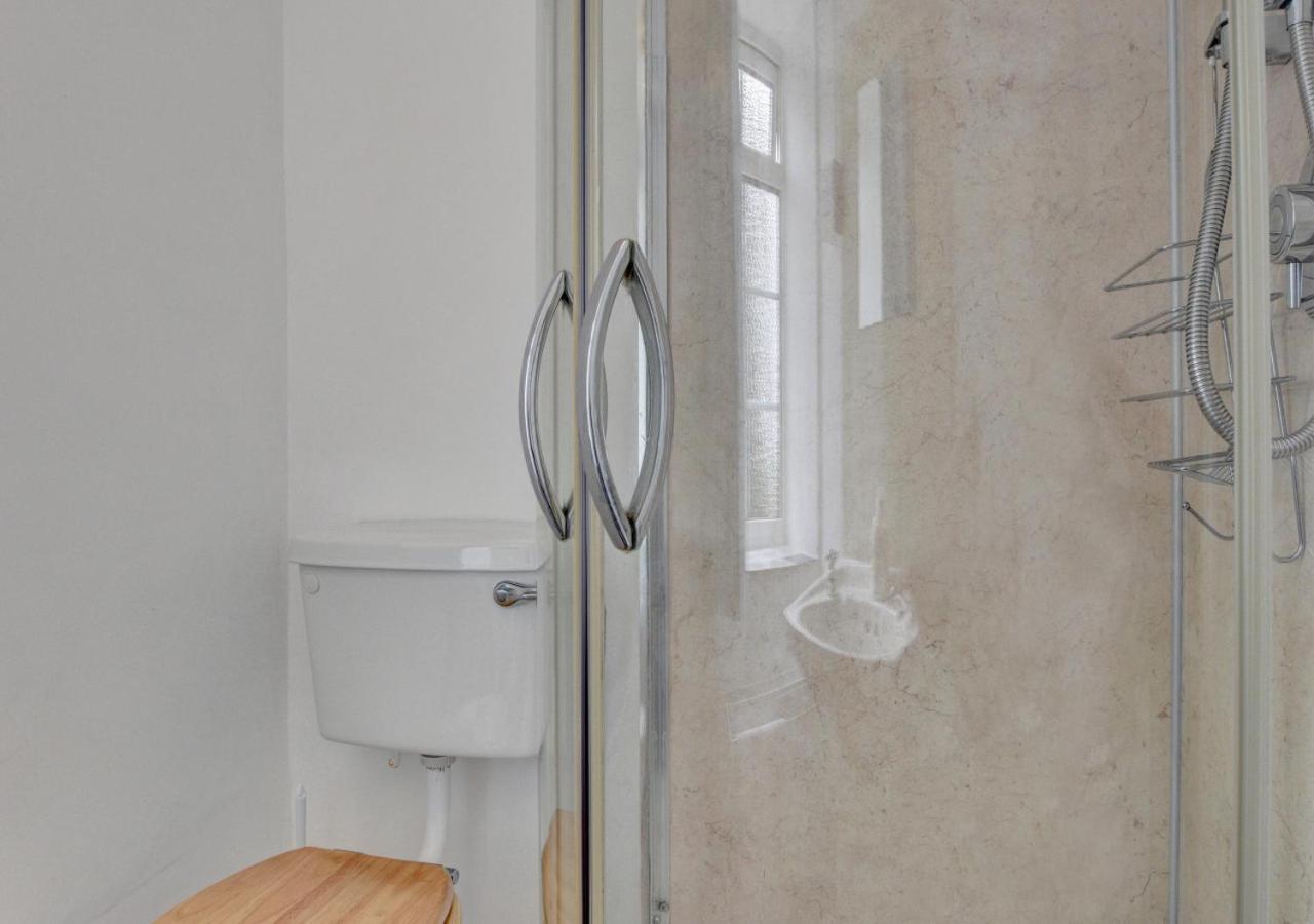 2 Bed in Westward Ho oc-n0987