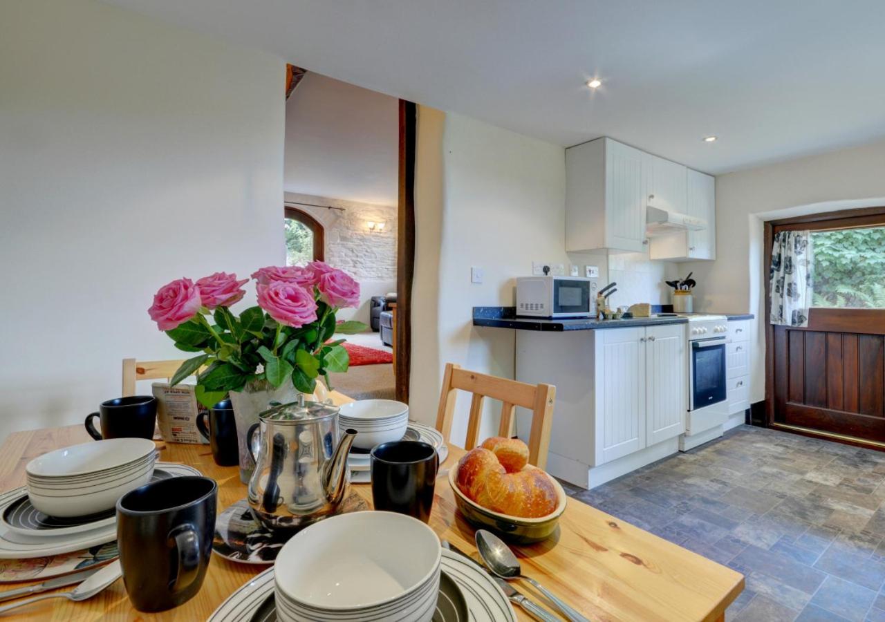 2 Bed in Barnstaple oc-n1990 view 2