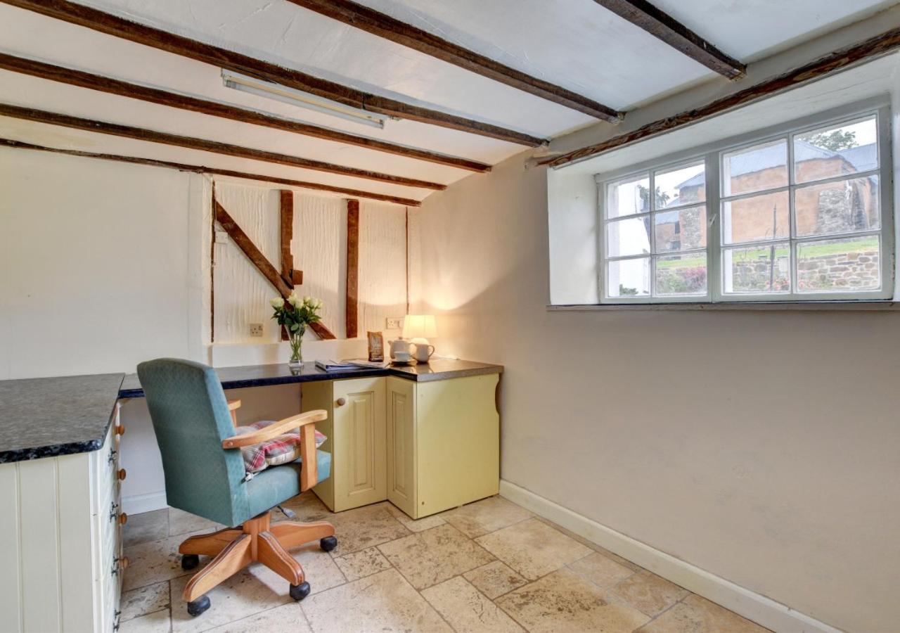 2 Bed in Rose Ash oc-nether
