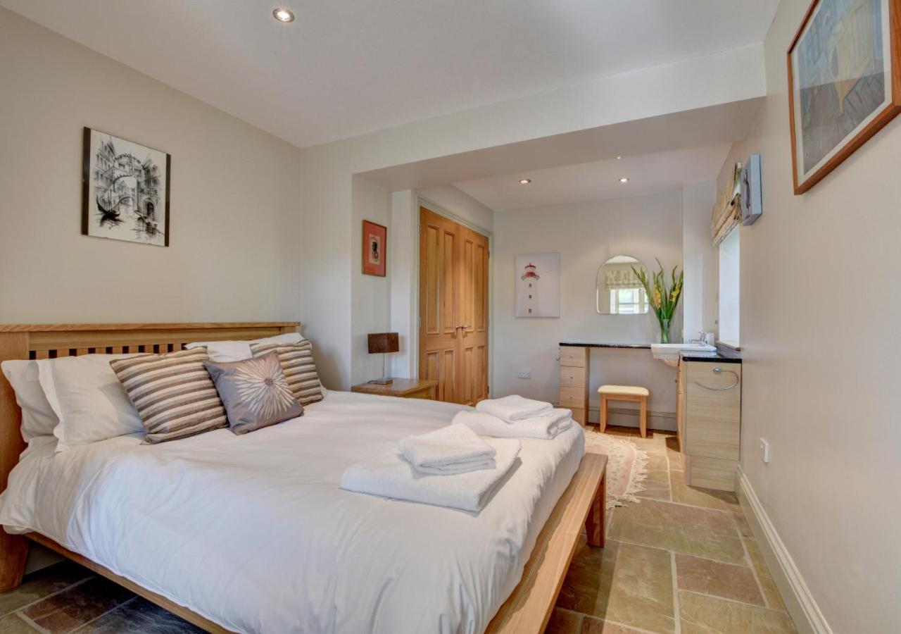 3 Bed in Burrington oc-northc
