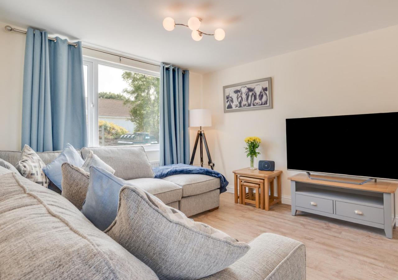 3 Bed in Higher Crackington oc-avond