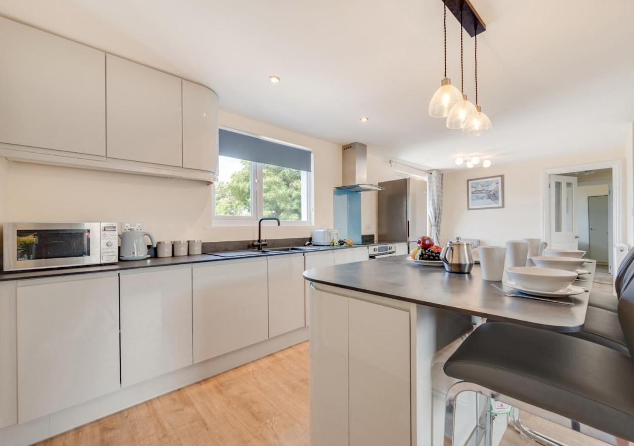 3 Bed in Higher Crackington oc-avond
