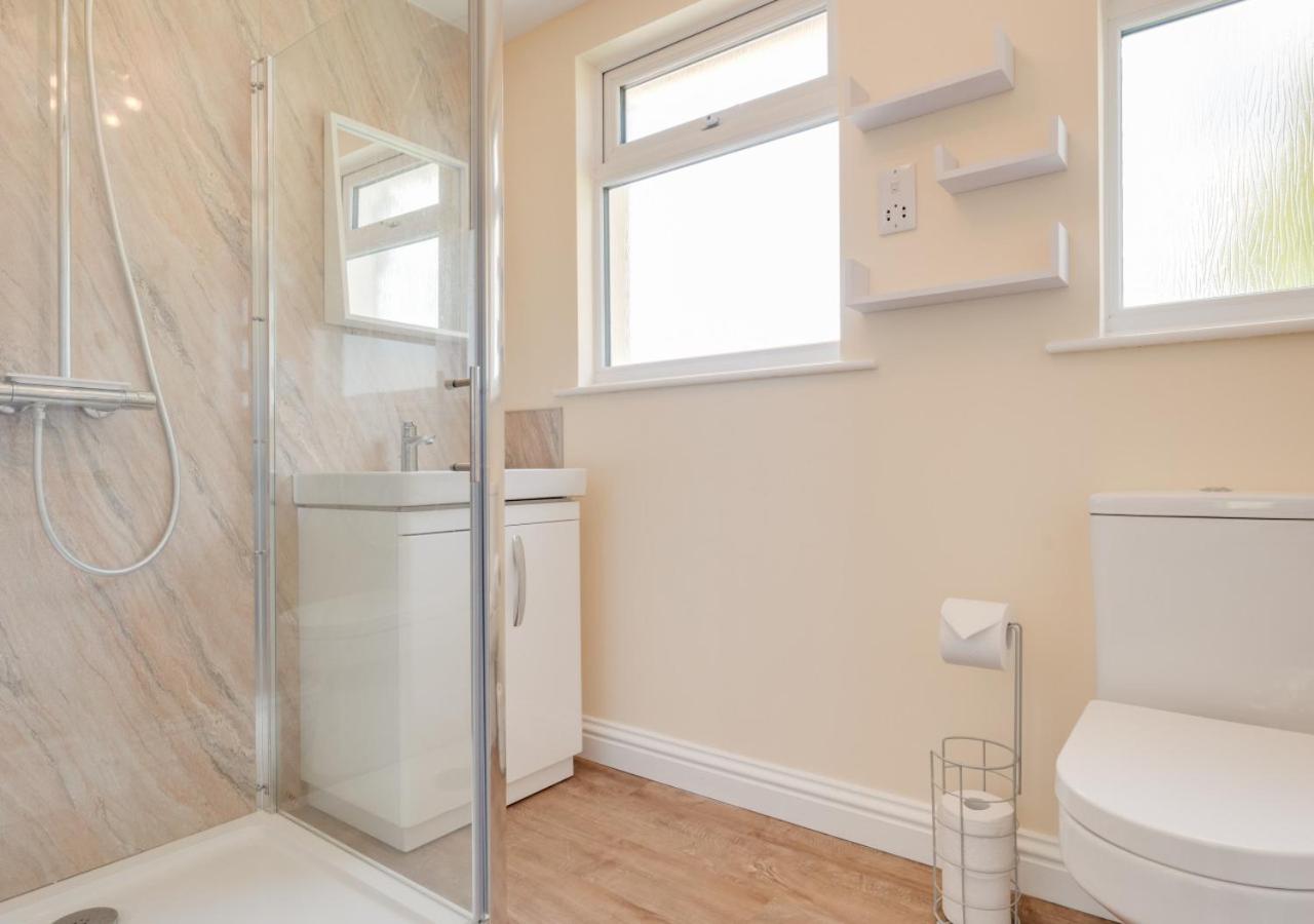 3 Bed in Higher Crackington oc-avond