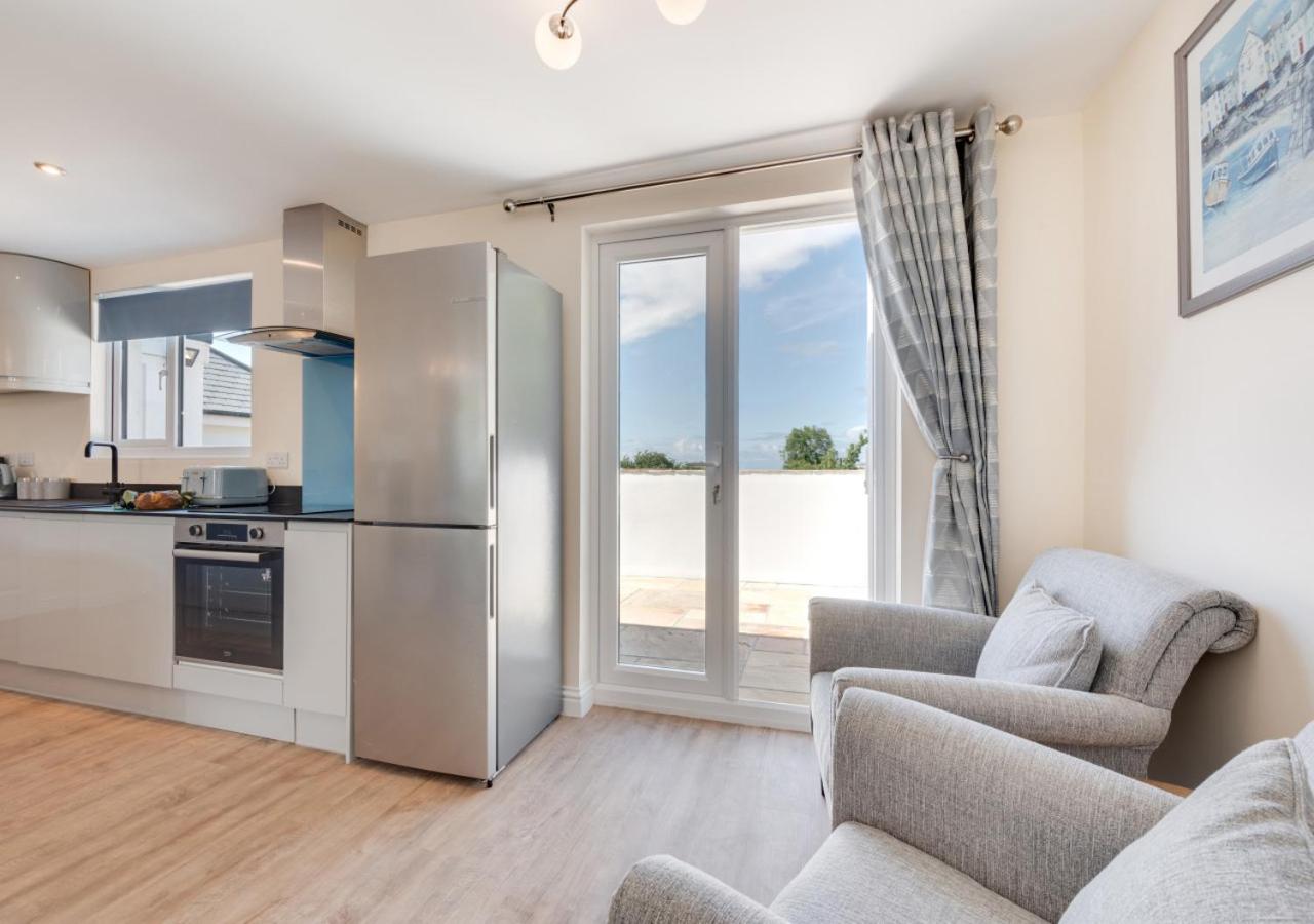 3 Bed in Higher Crackington oc-avond