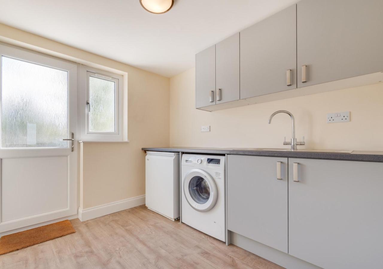 3 Bed in Higher Crackington oc-avond