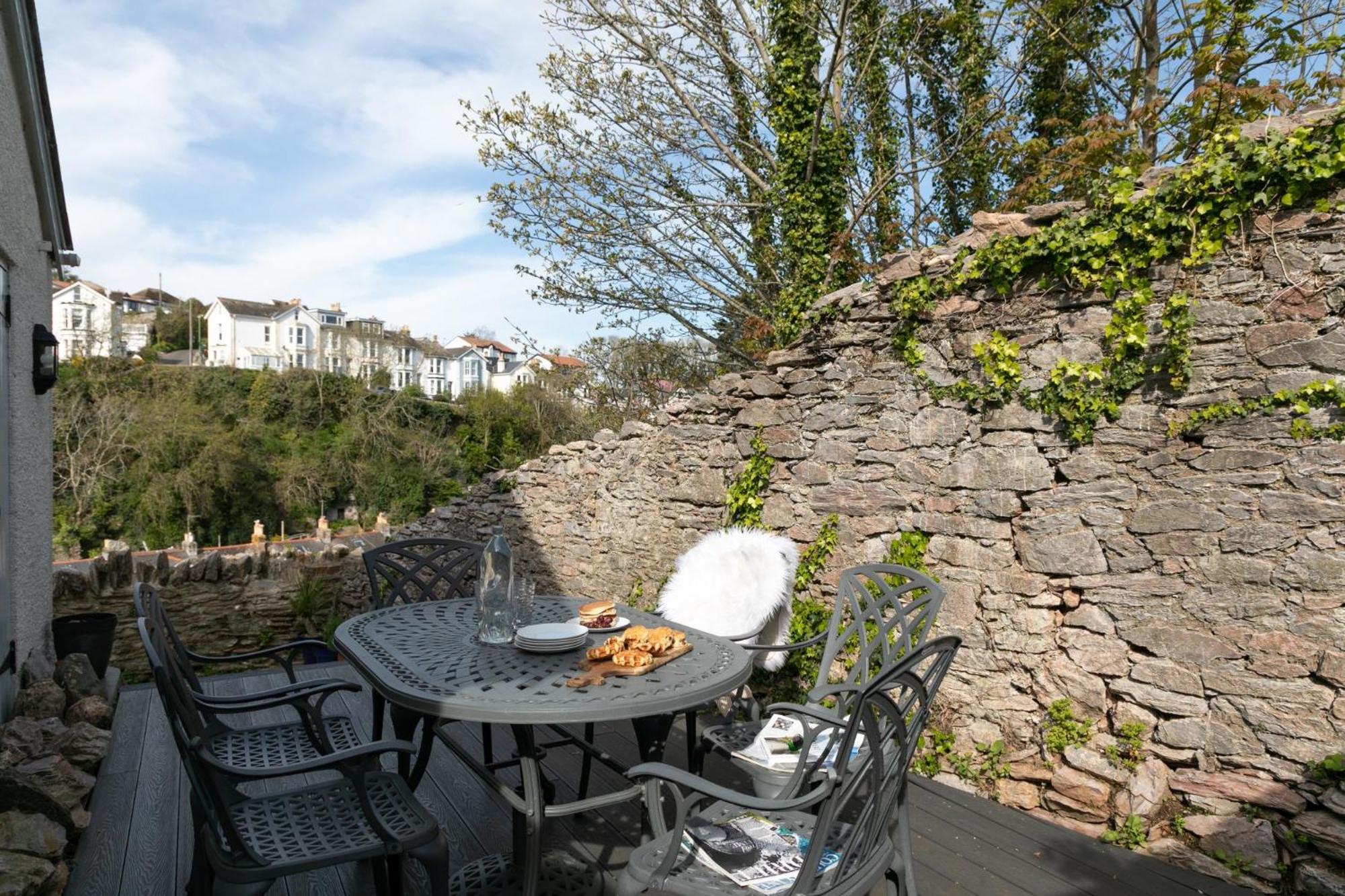 Bay Cottage - Dog friendly, Garden, Parking view 3