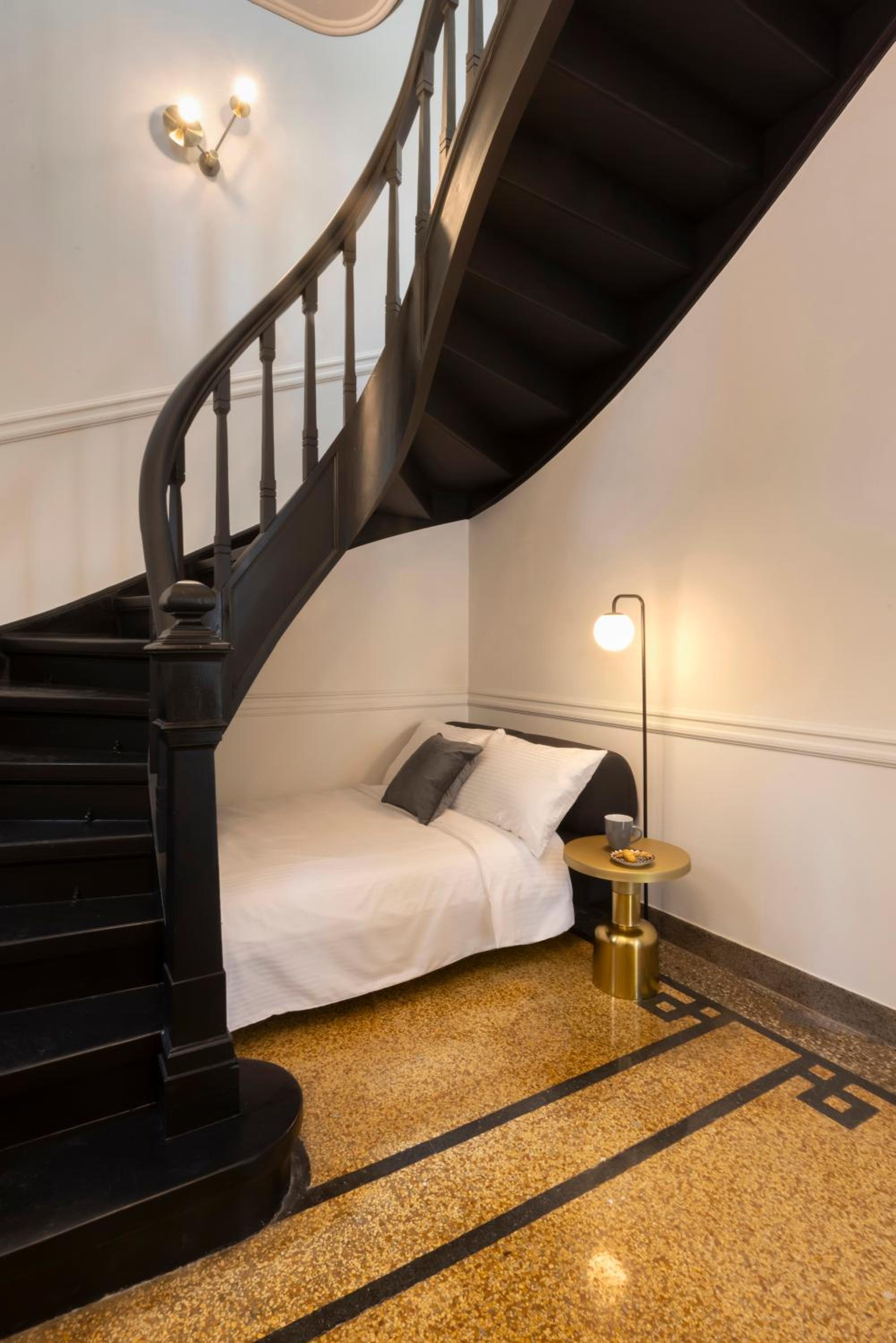 Acropolis Villa 3BR 9ppl 10 minutes Metro&Museum