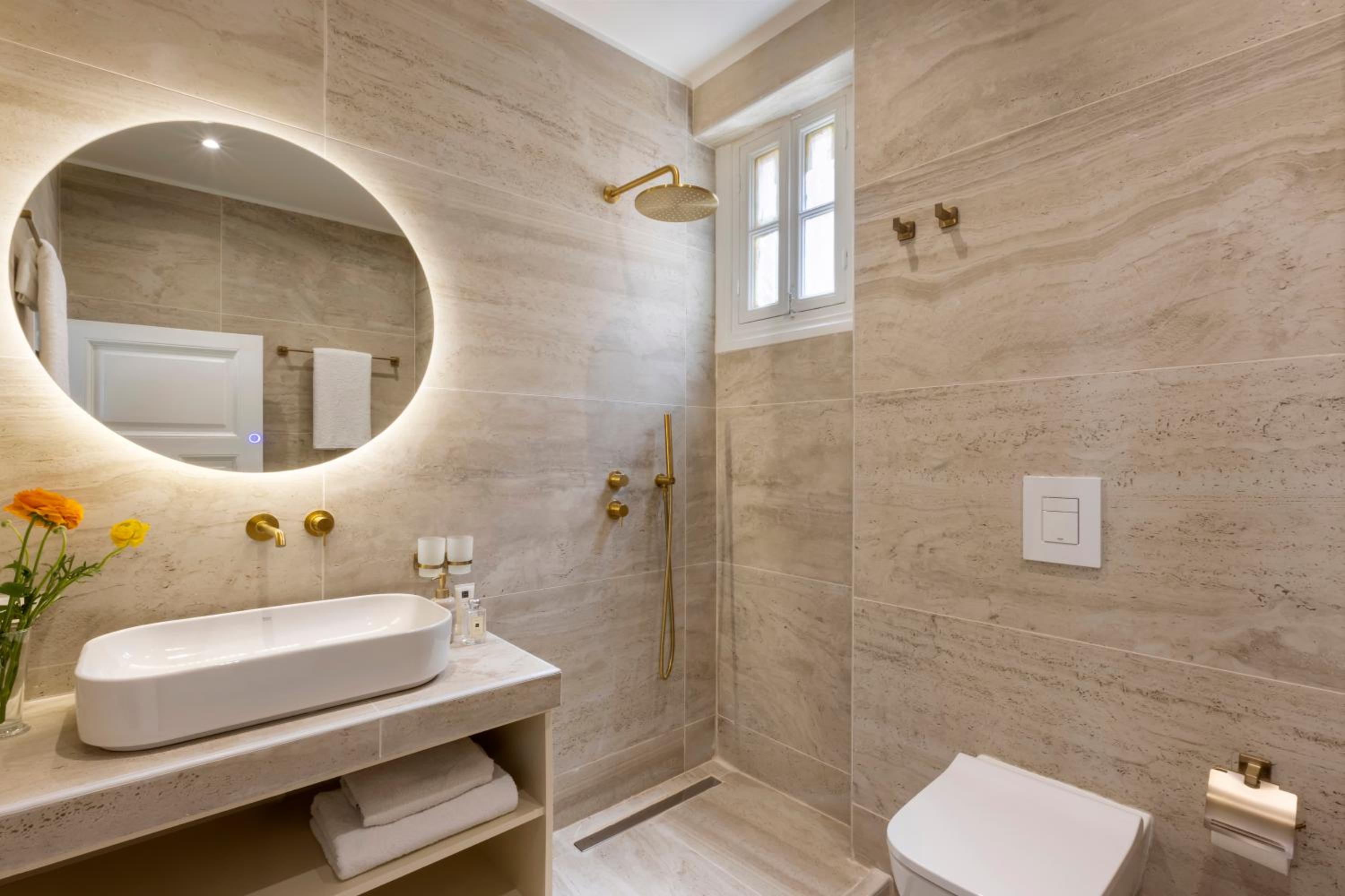 Acropolis Villa 3BR 9ppl 10 minutes Metro&Museum