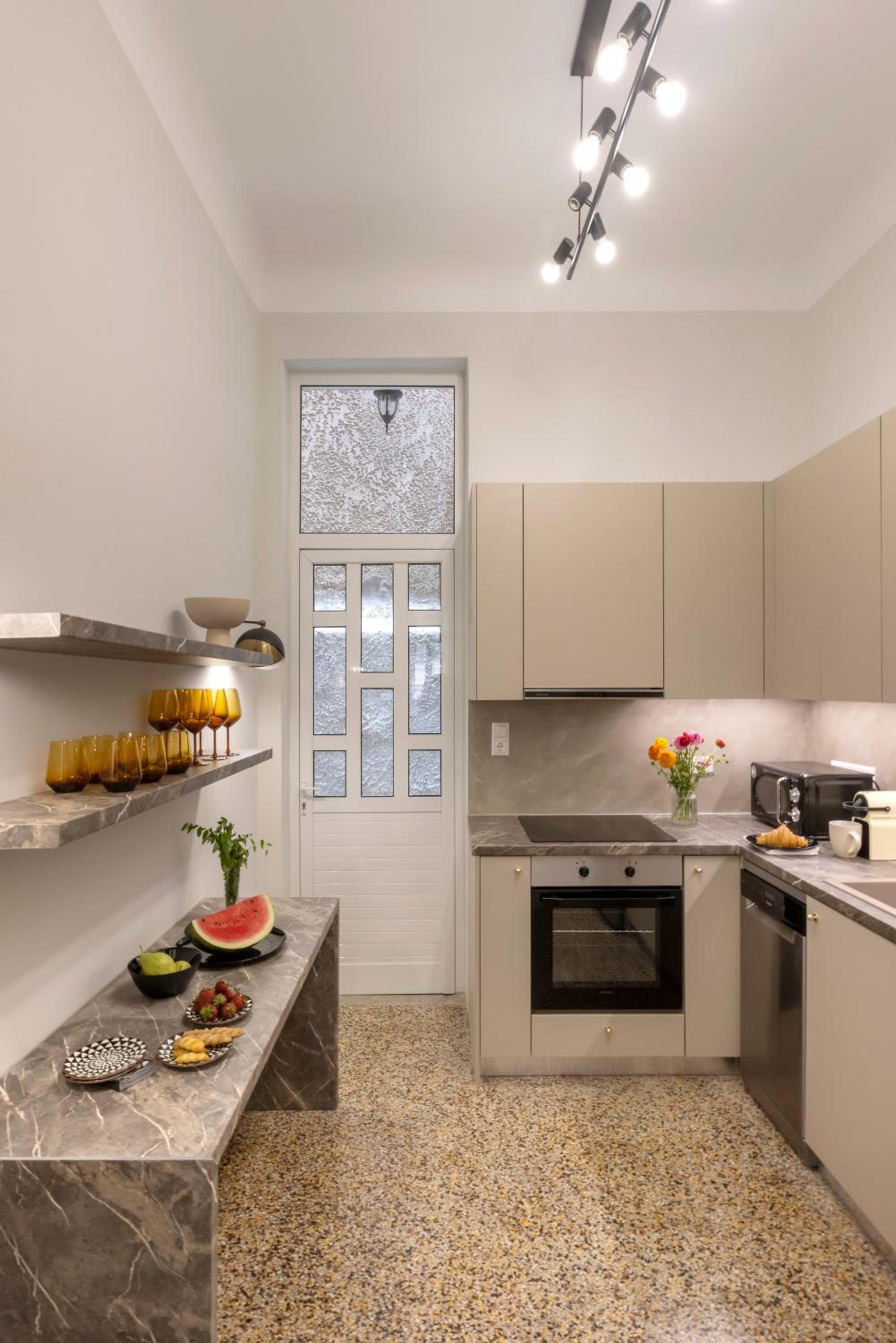 Acropolis Villa 3BR 9ppl 10 minutes Metro&Museum
