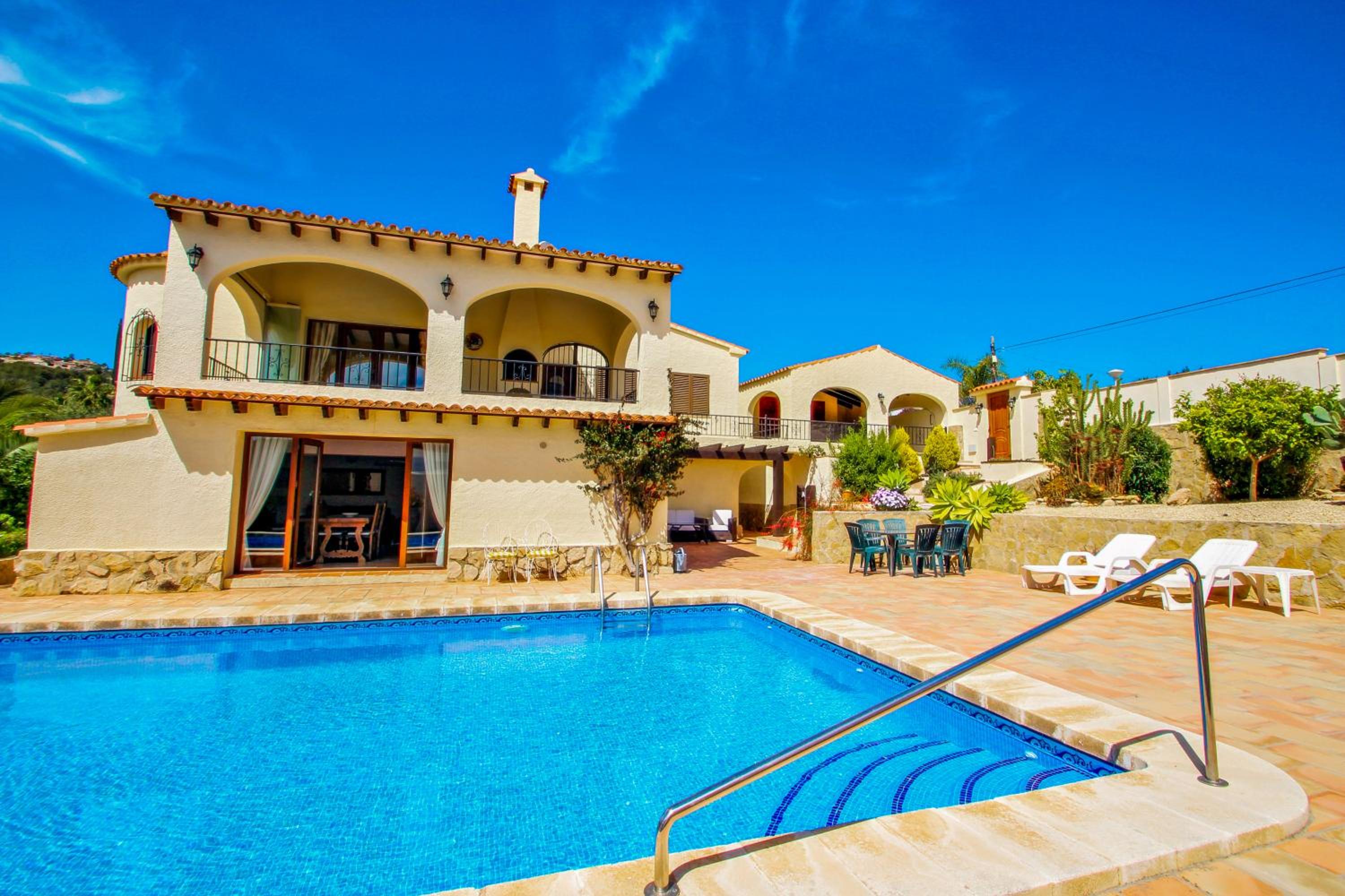 Alice - holiday home with private swimming pool in Benissa view 2