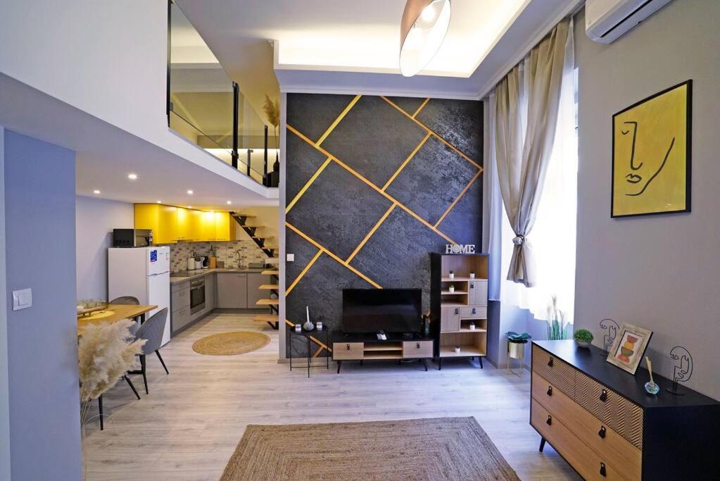 Amber Apartment