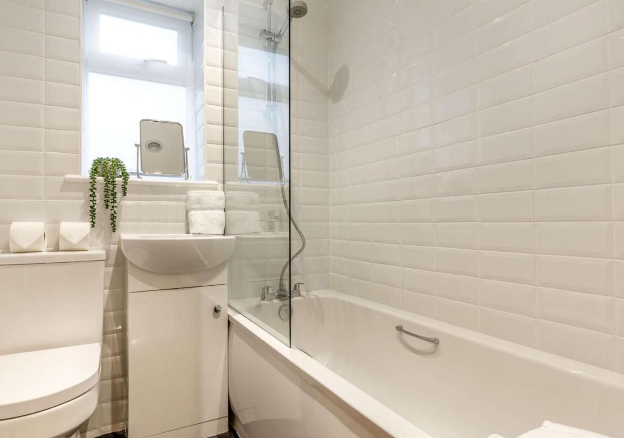3 Bed in Penrose oc-butcup