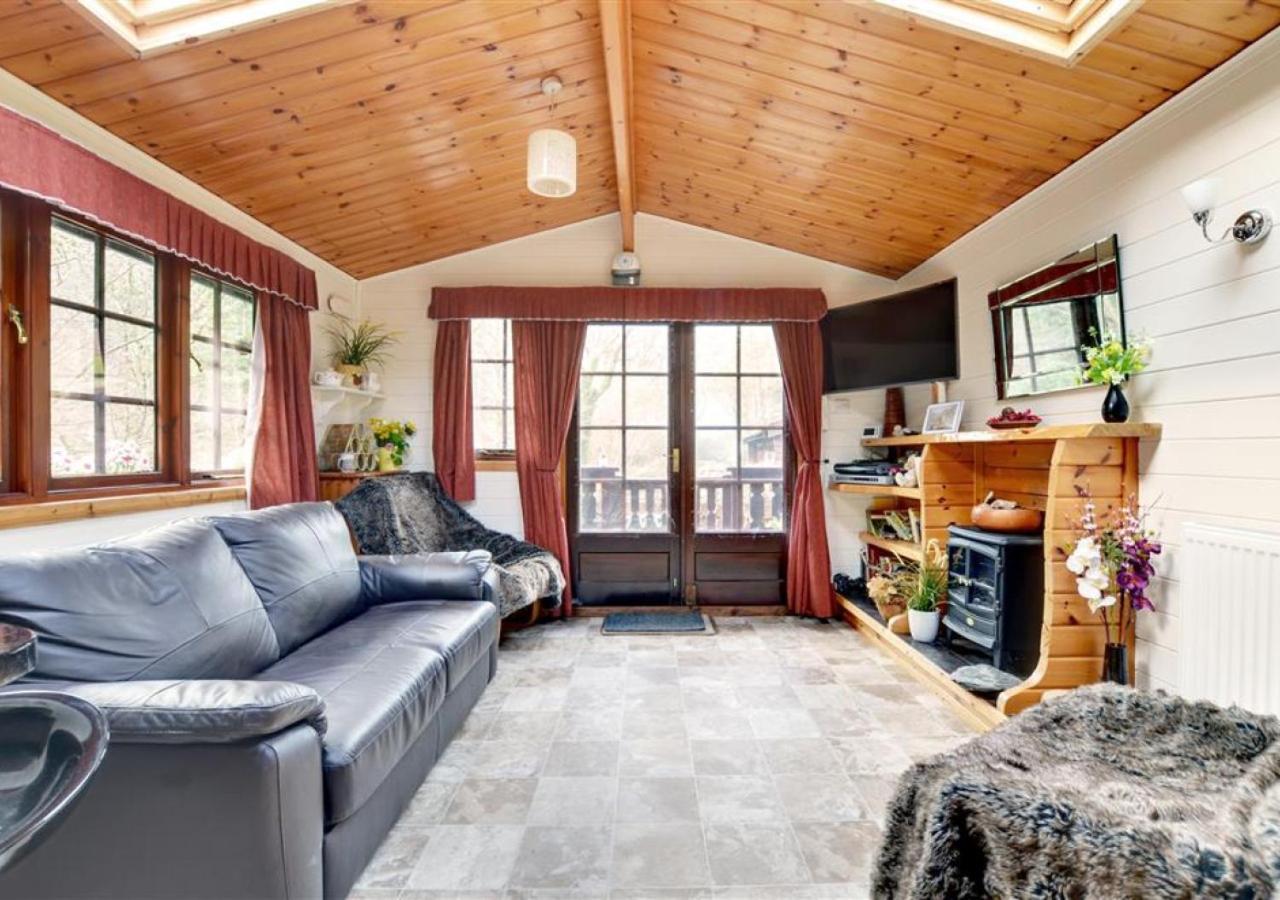 2 Bed in Lynton oc-riverl view 2