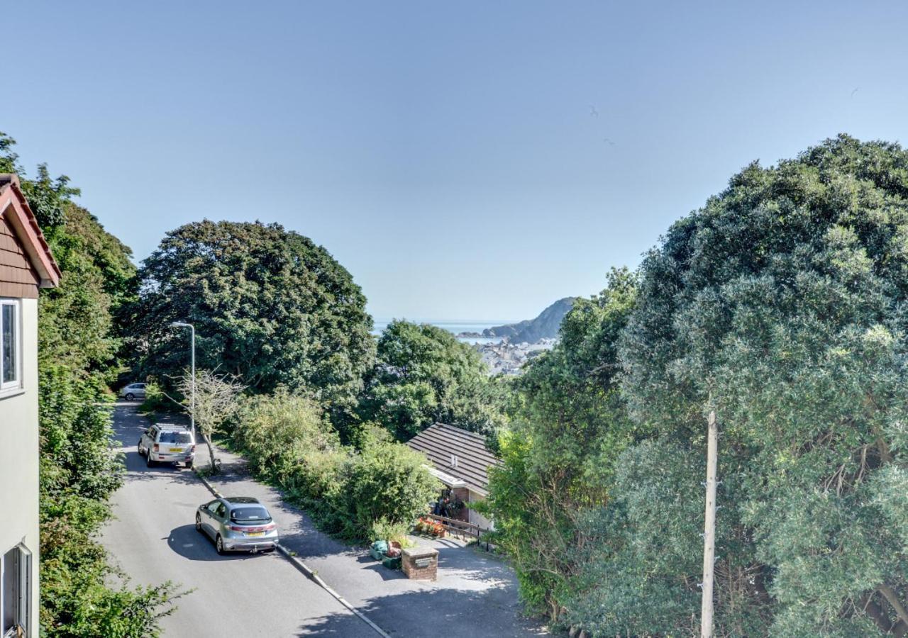4 Bed in Ilfracombe oc-rockho