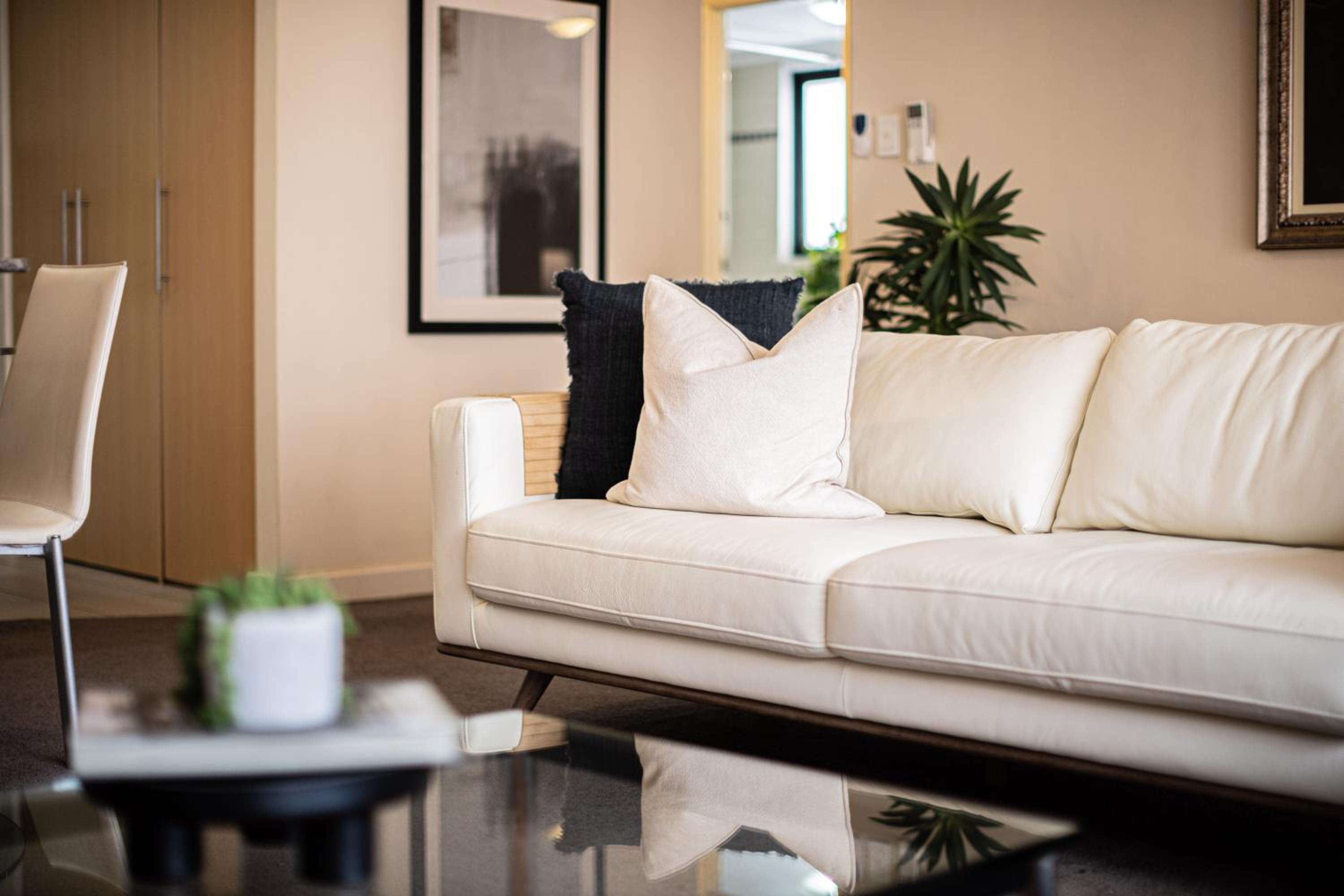 Prime 2BR Suite on Mounts Bay Road