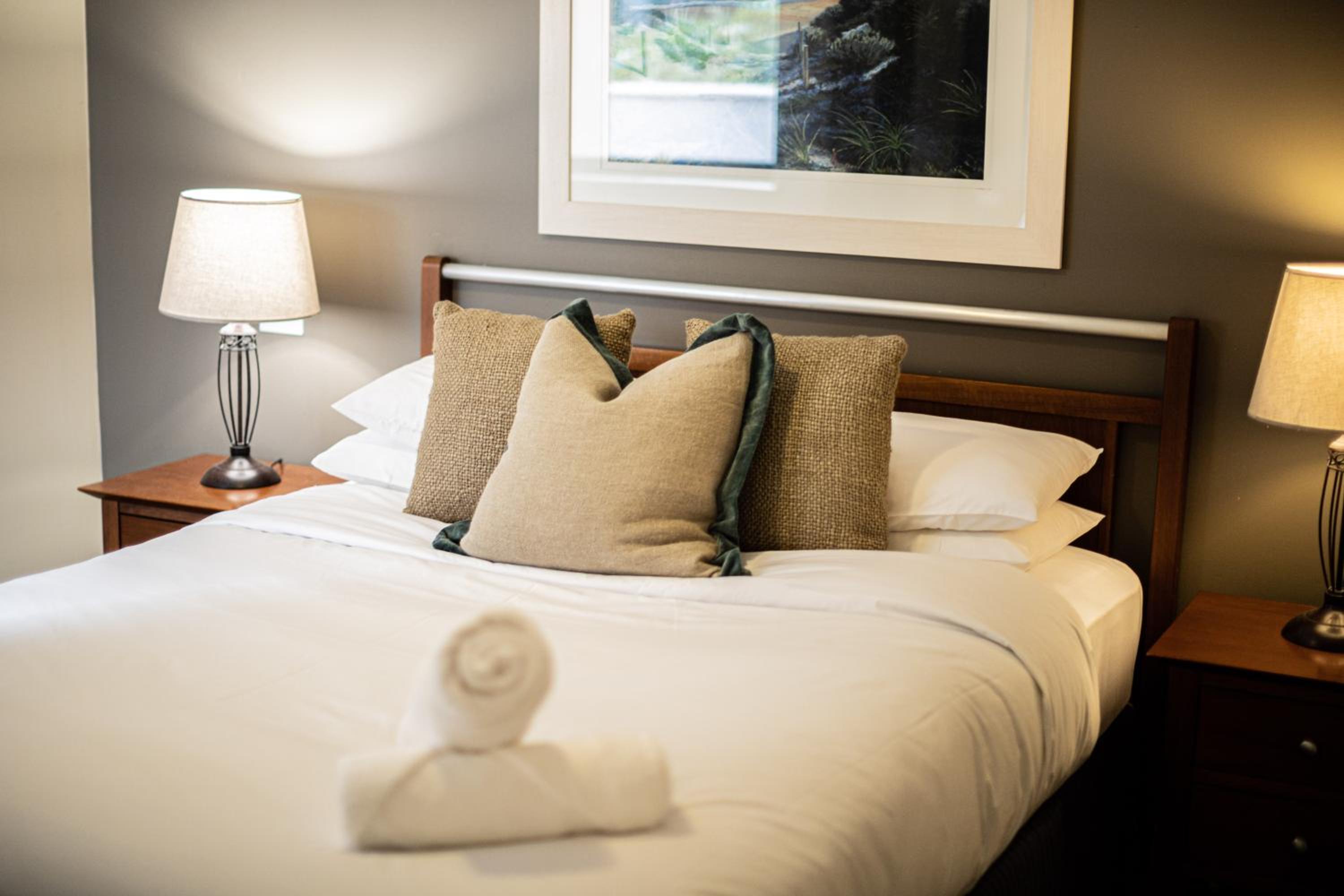 Prime 2BR Suite on Mounts Bay Road
