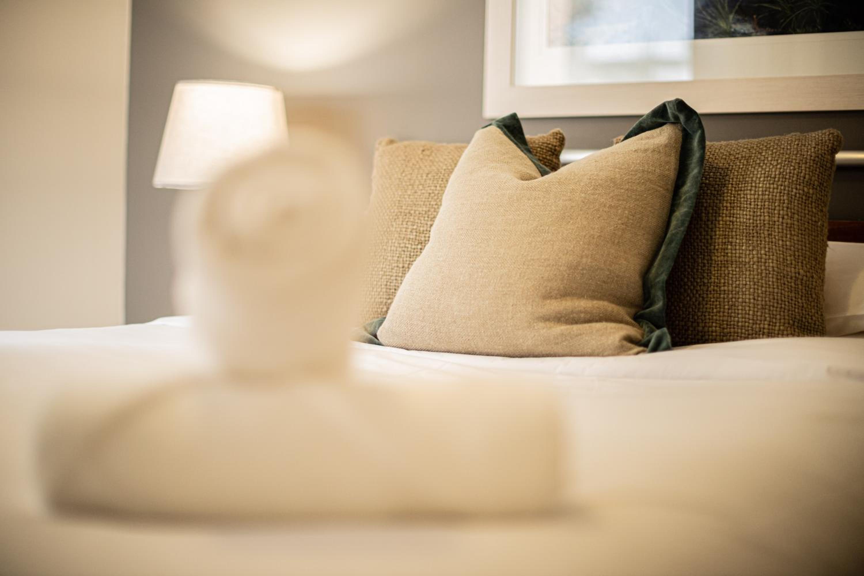 Prime 2BR Suite on Mounts Bay Road
