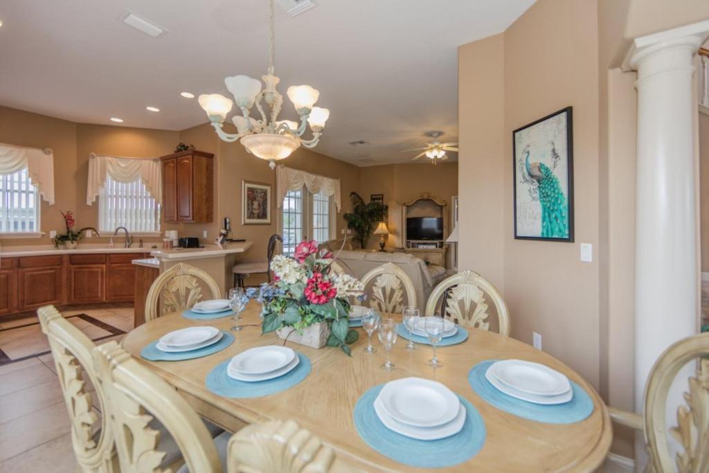 Oasis Villa - Heated Pool And Spa Near Disney view 5