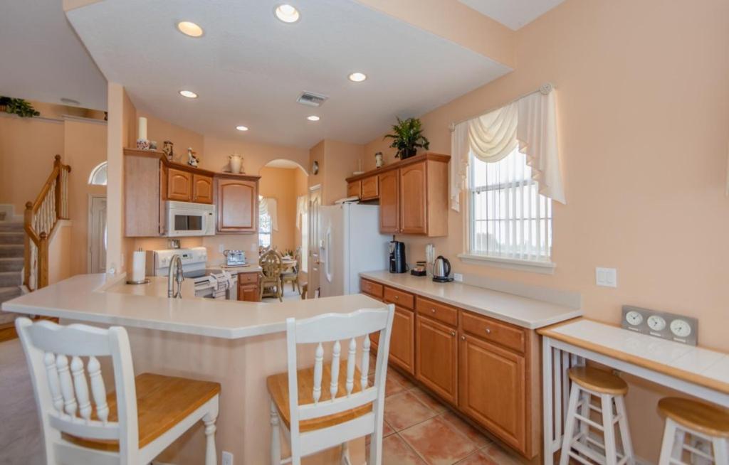 Magical Villa With Pool And Spa! Quiet Community view 5