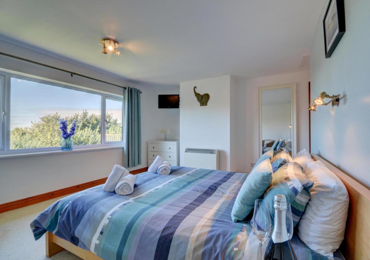 4 Bed in Croyde oc-sundow
