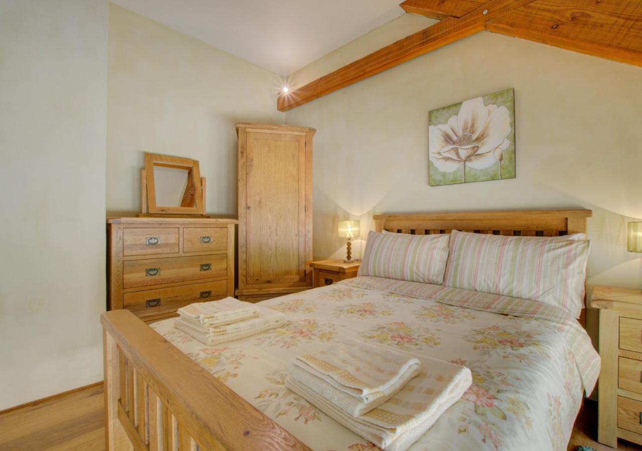 3 Bed in Tiverton oc-thresh