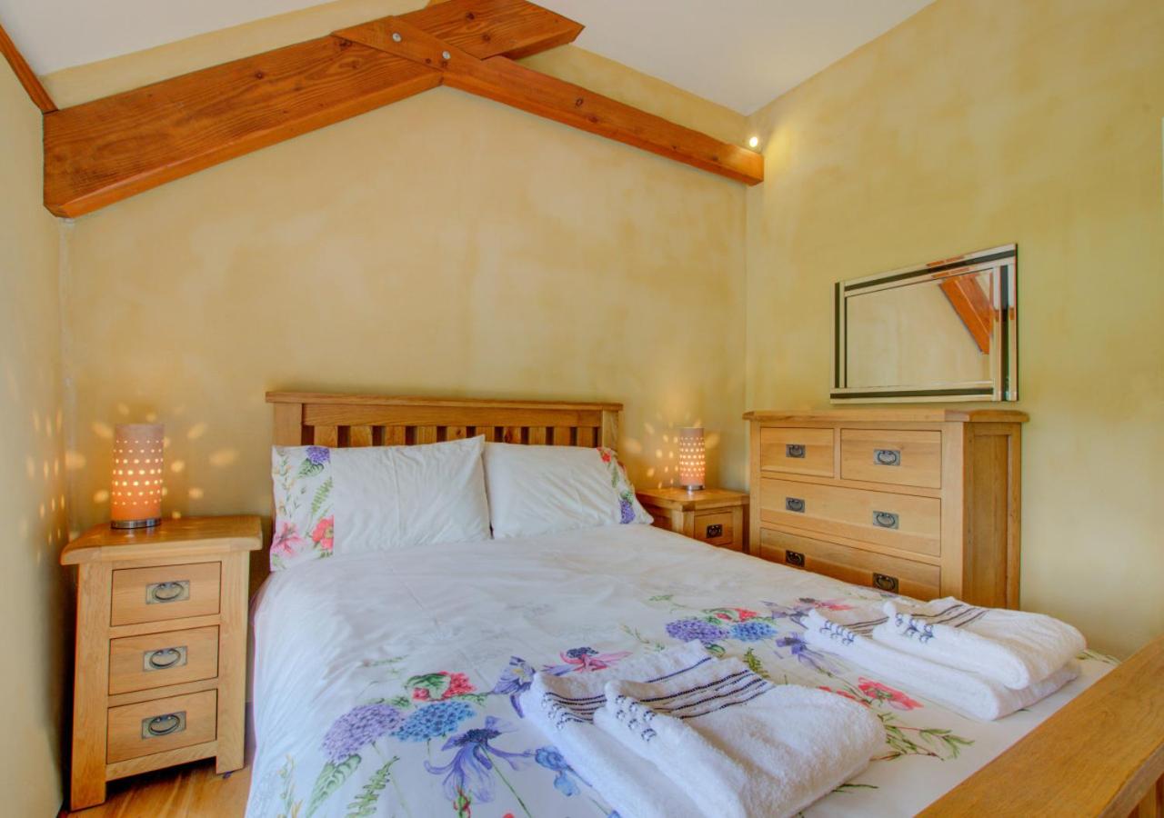 3 Bed in Tiverton oc-thresh