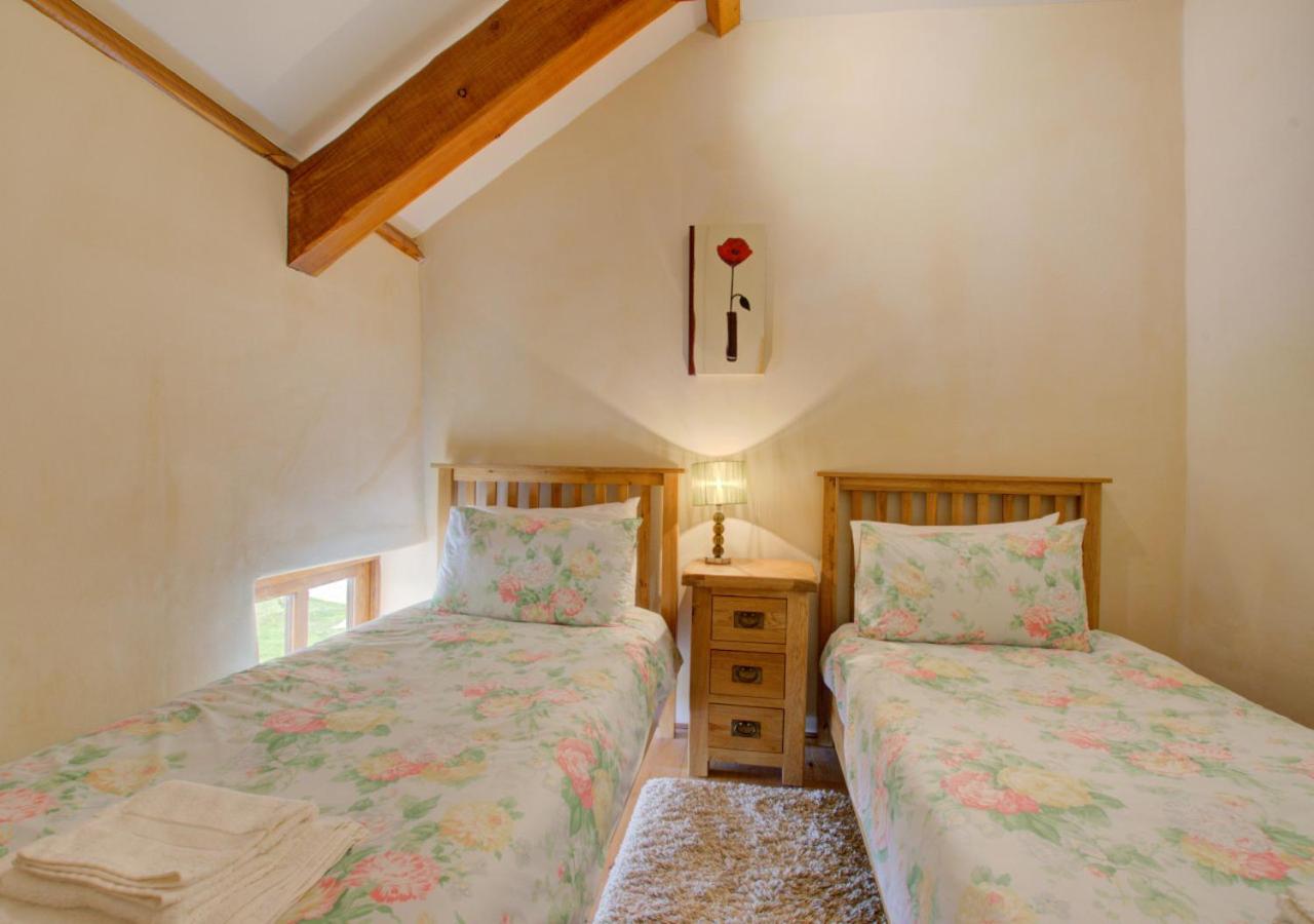 3 Bed in Tiverton oc-thresh