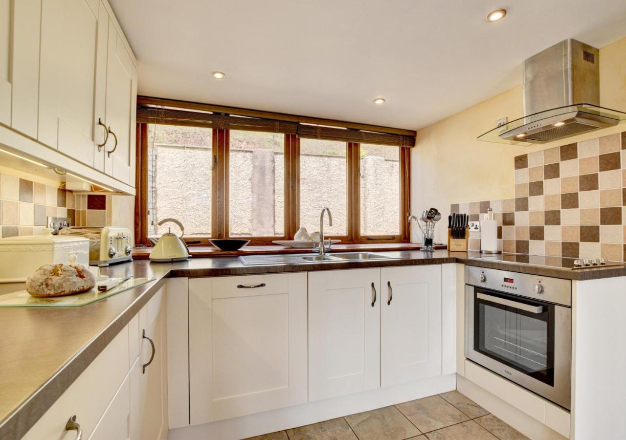 3 Bed in Tiverton oc-thresh