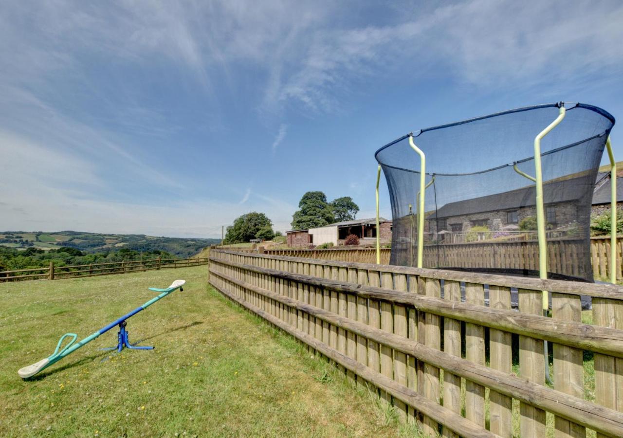 3 Bed in Tiverton oc-thresh