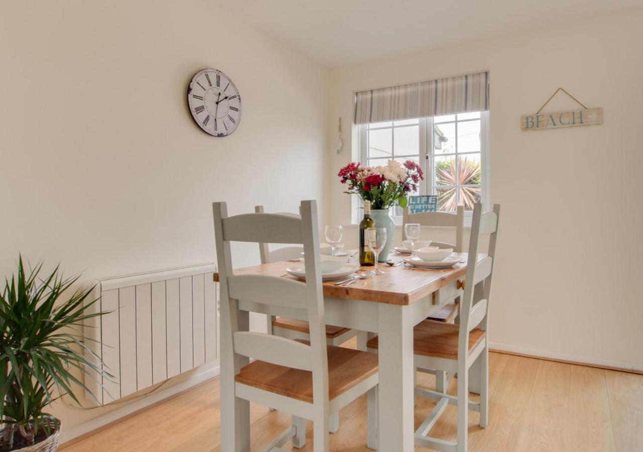2 Bed in Instow oc-stones