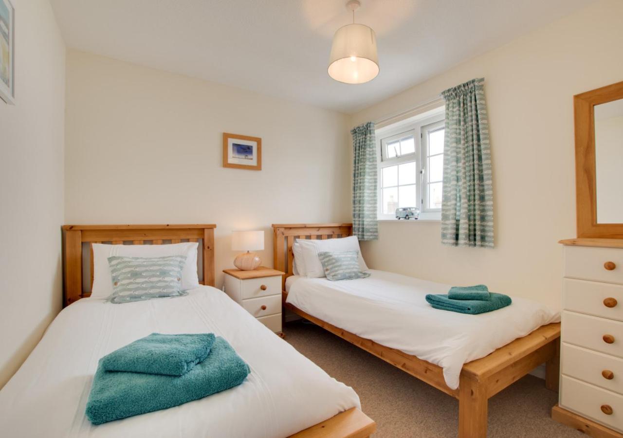 2 Bed in Instow oc-stones