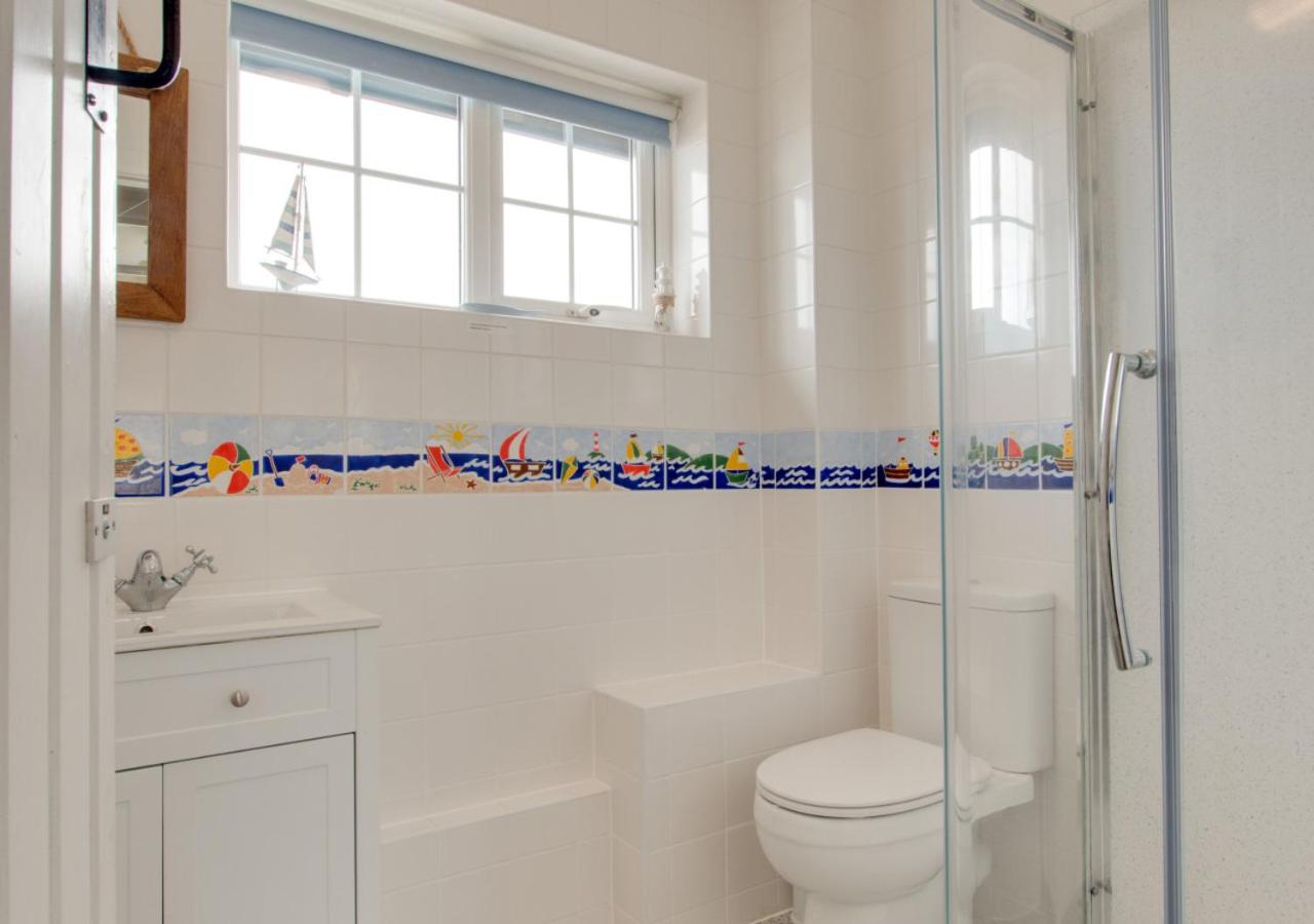 2 Bed in Instow oc-stones