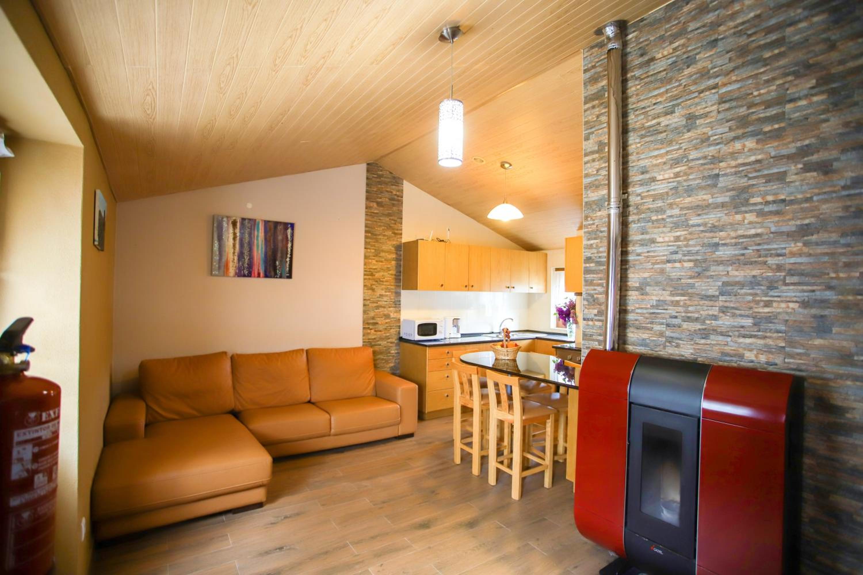 Charming house in Sortelha with shared pool view 4