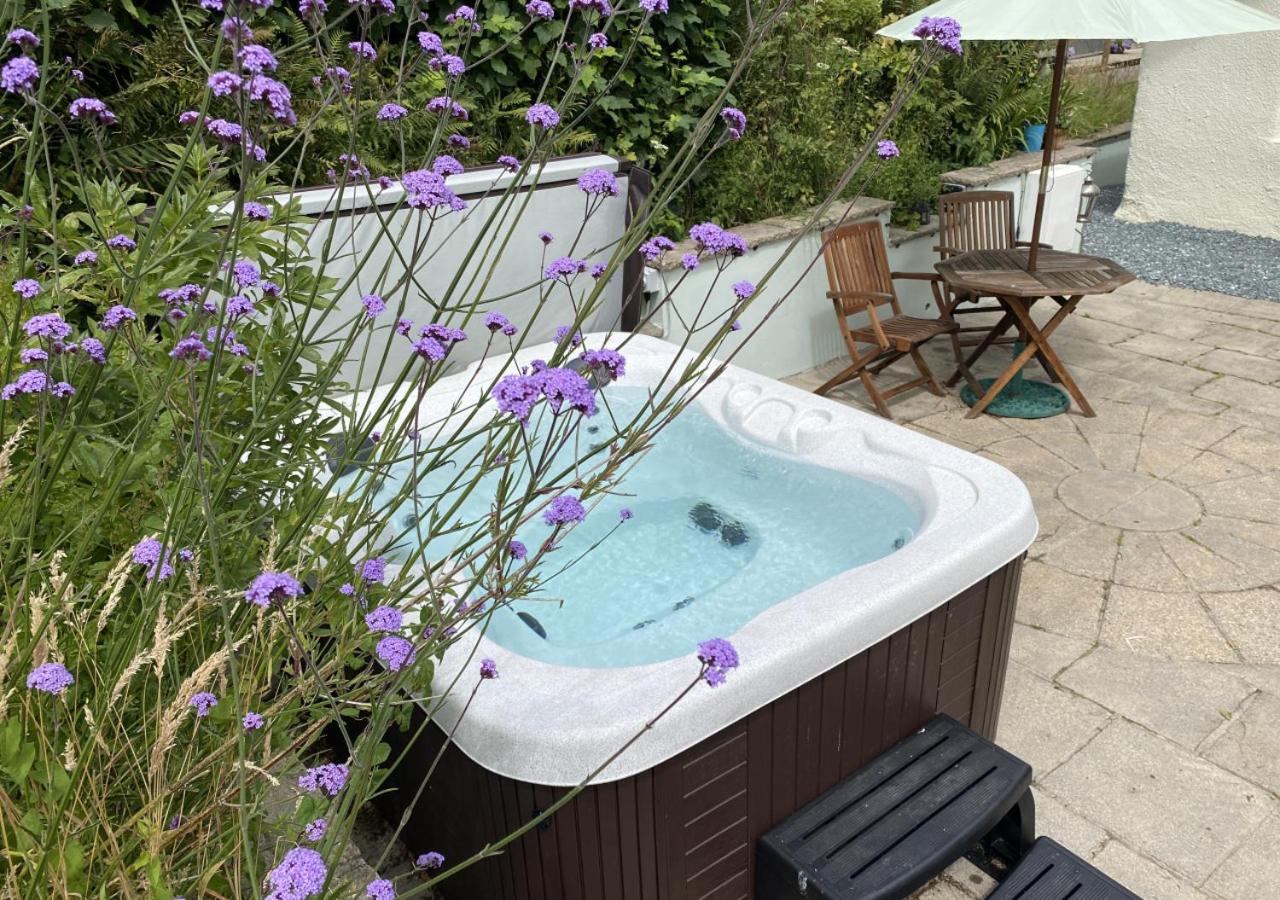 1 Bed in West Putford oc-thymw view 2