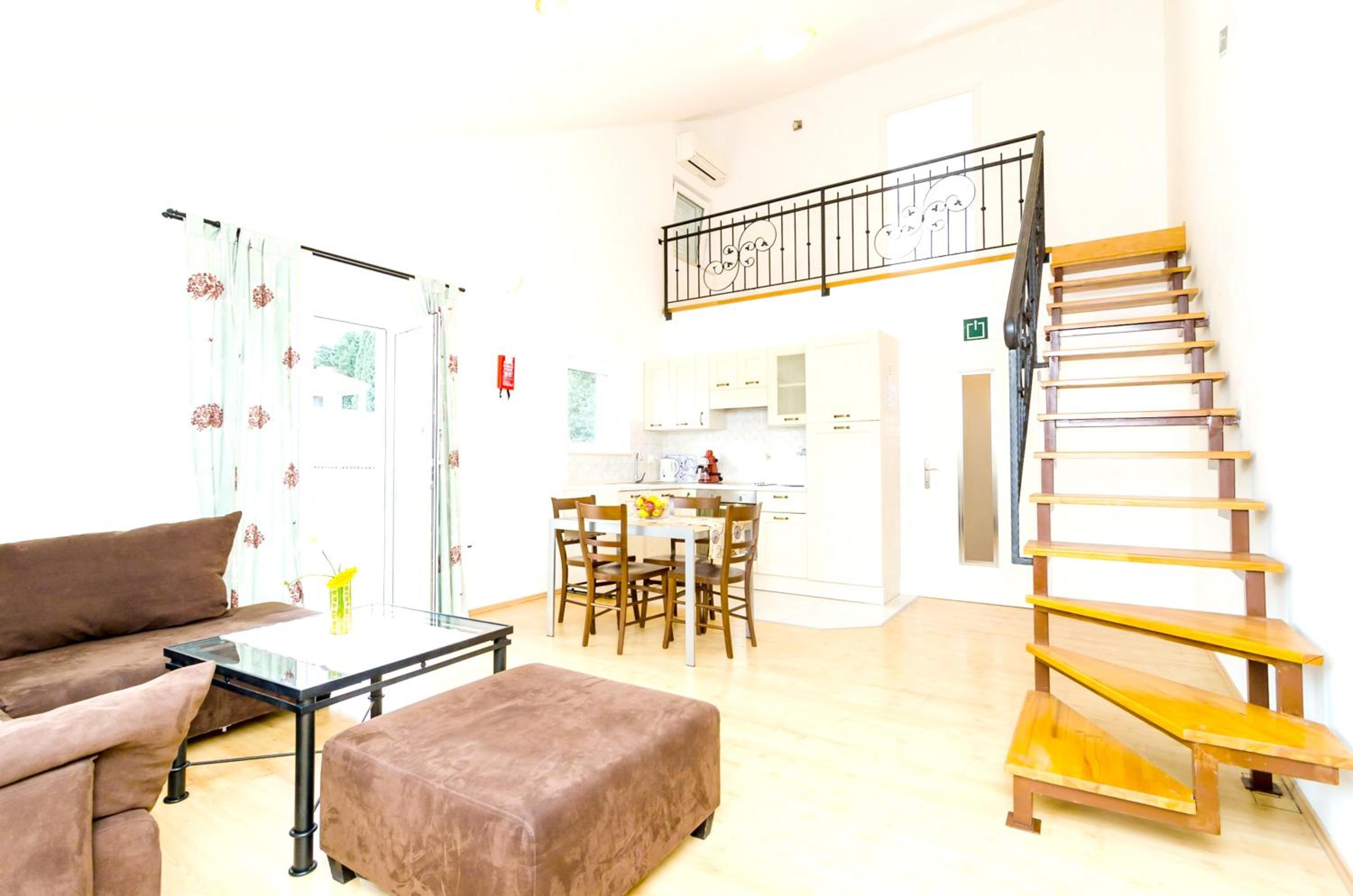 Modern apartment in Dubrovnik, 54 m² with sea and garden view