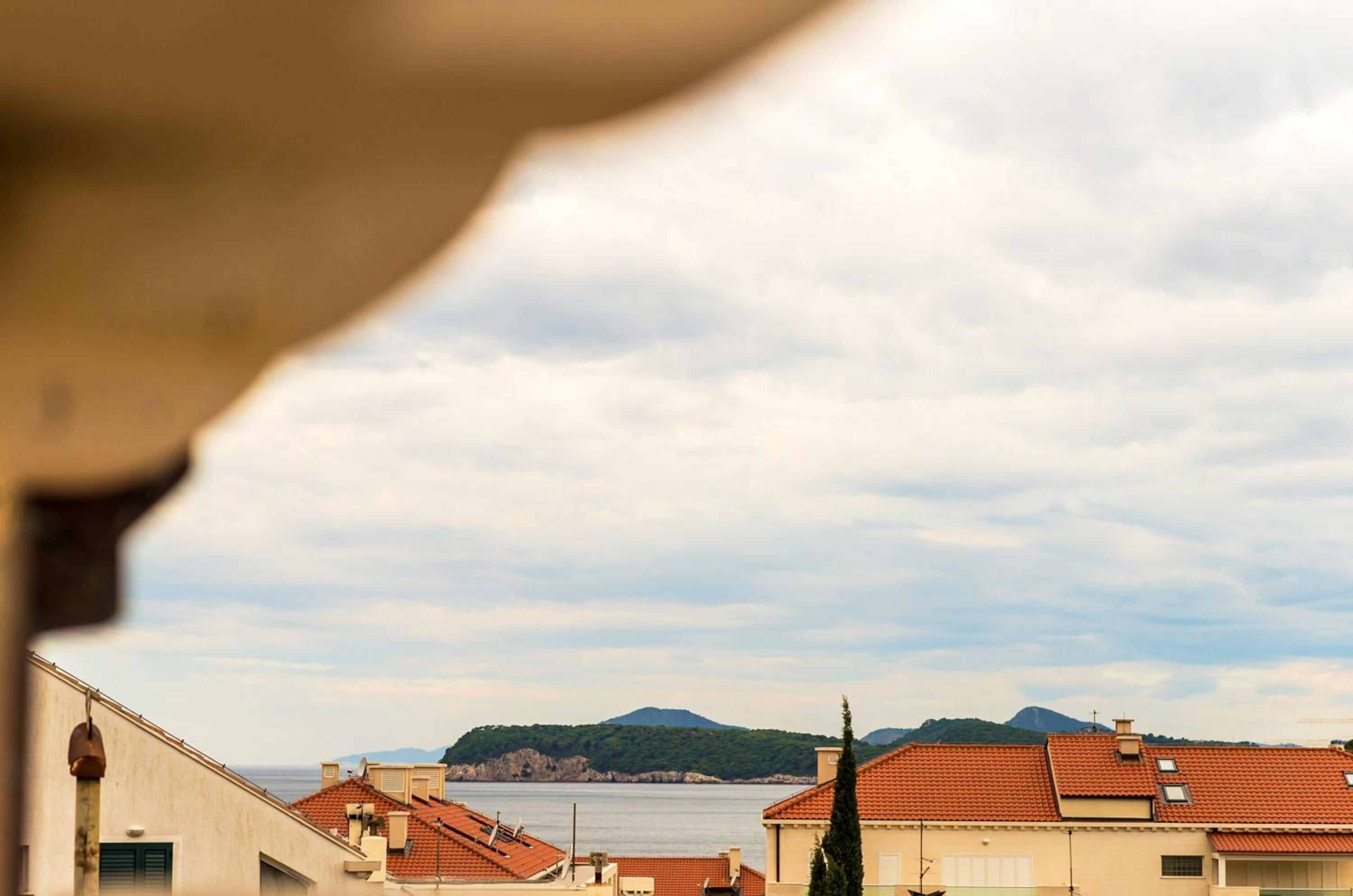 Modern apartment in Dubrovnik, 54 m² with sea and garden view